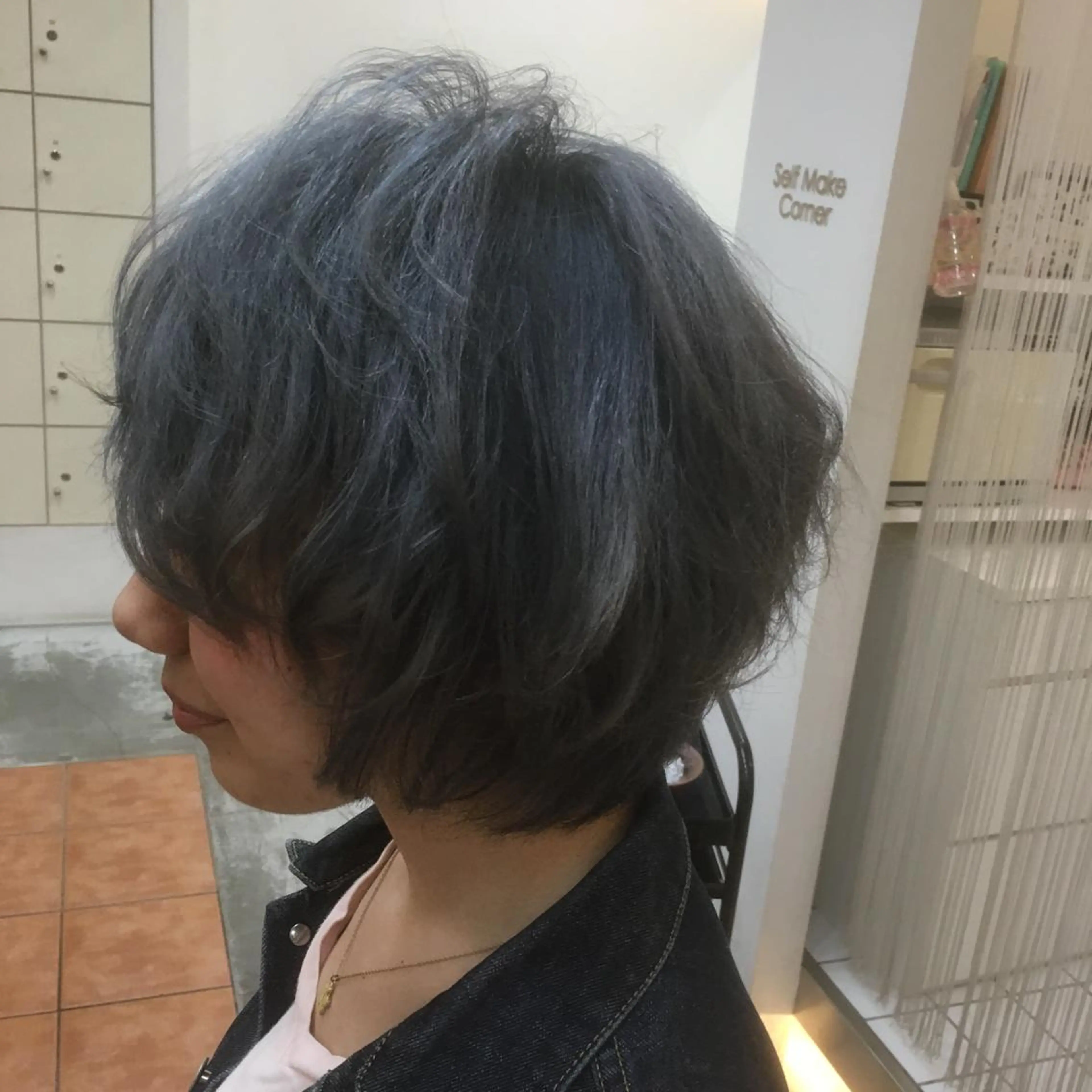 ショート カラー 白髪ぼかしハイライト 柳川拓哉のヘアスタイル