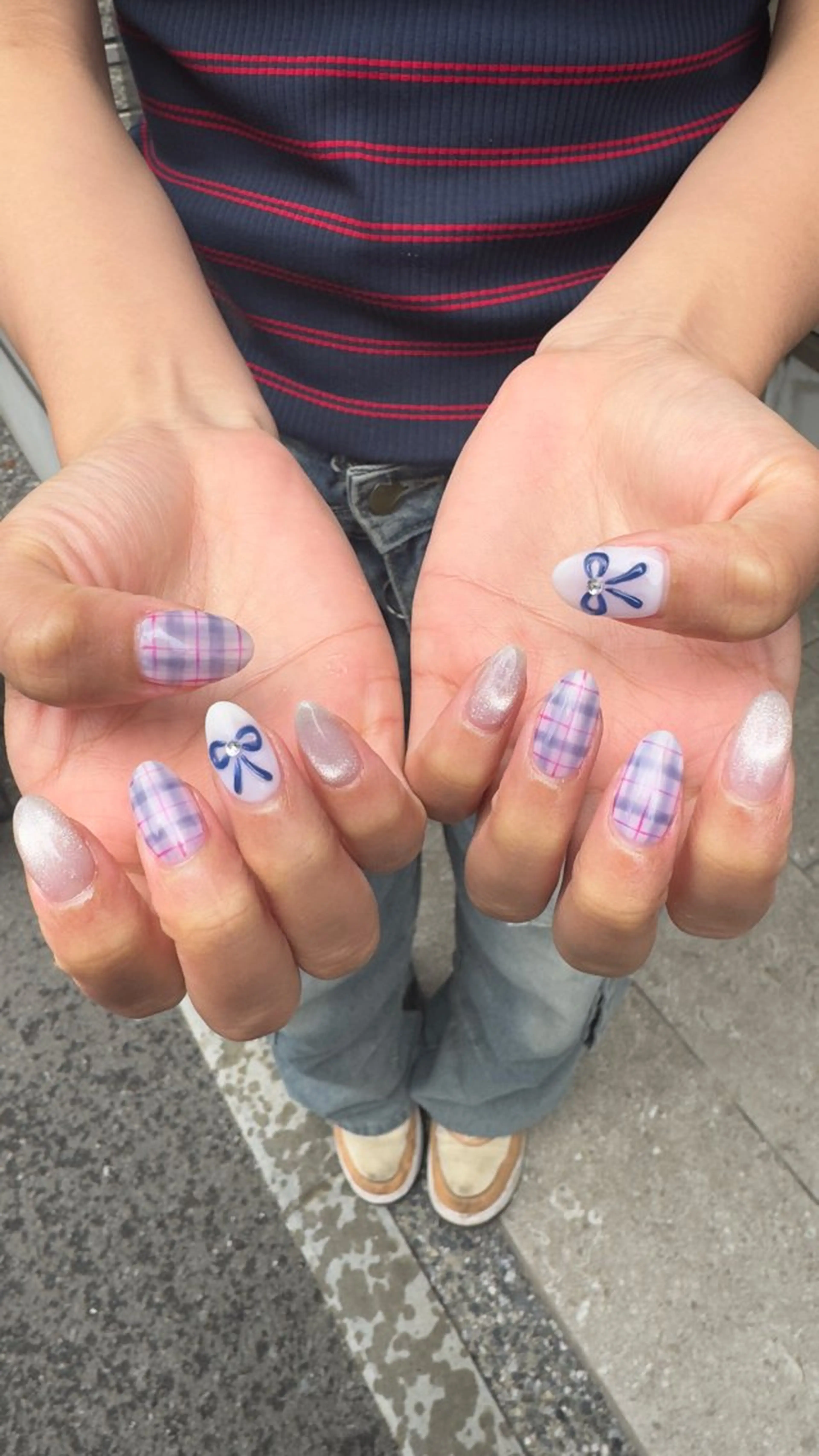 ネイル フラッシュネイル ホログラムネイル 韓国ネイル レース ラメ(グリッター) ハンドネイル MH_ Nailのネイルデザイン