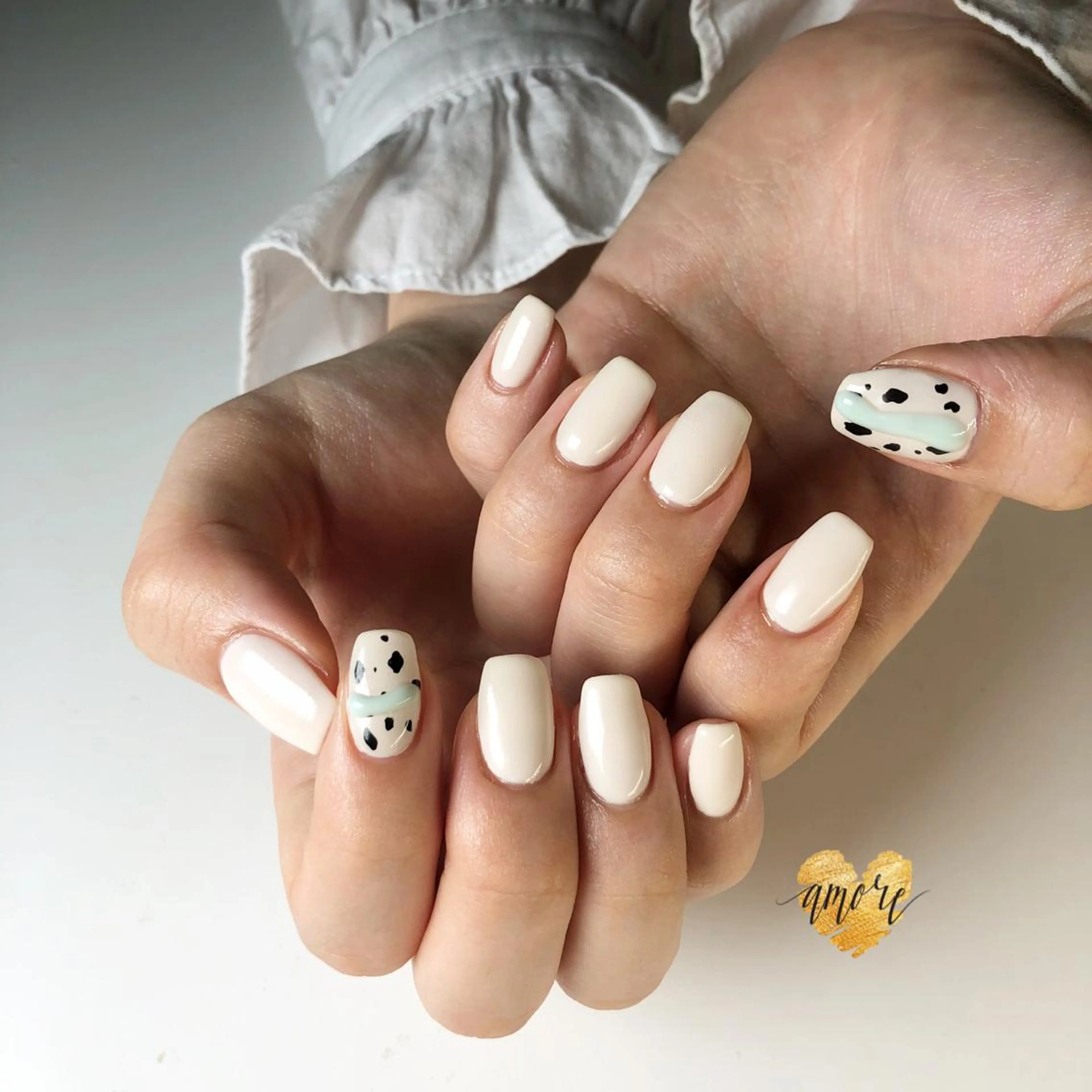 ネイル アートネイル ジェルネイル 氷ネイル・うるうるネイル マグネットネイル ミラーネイル You kyehwaのネイルデザイン