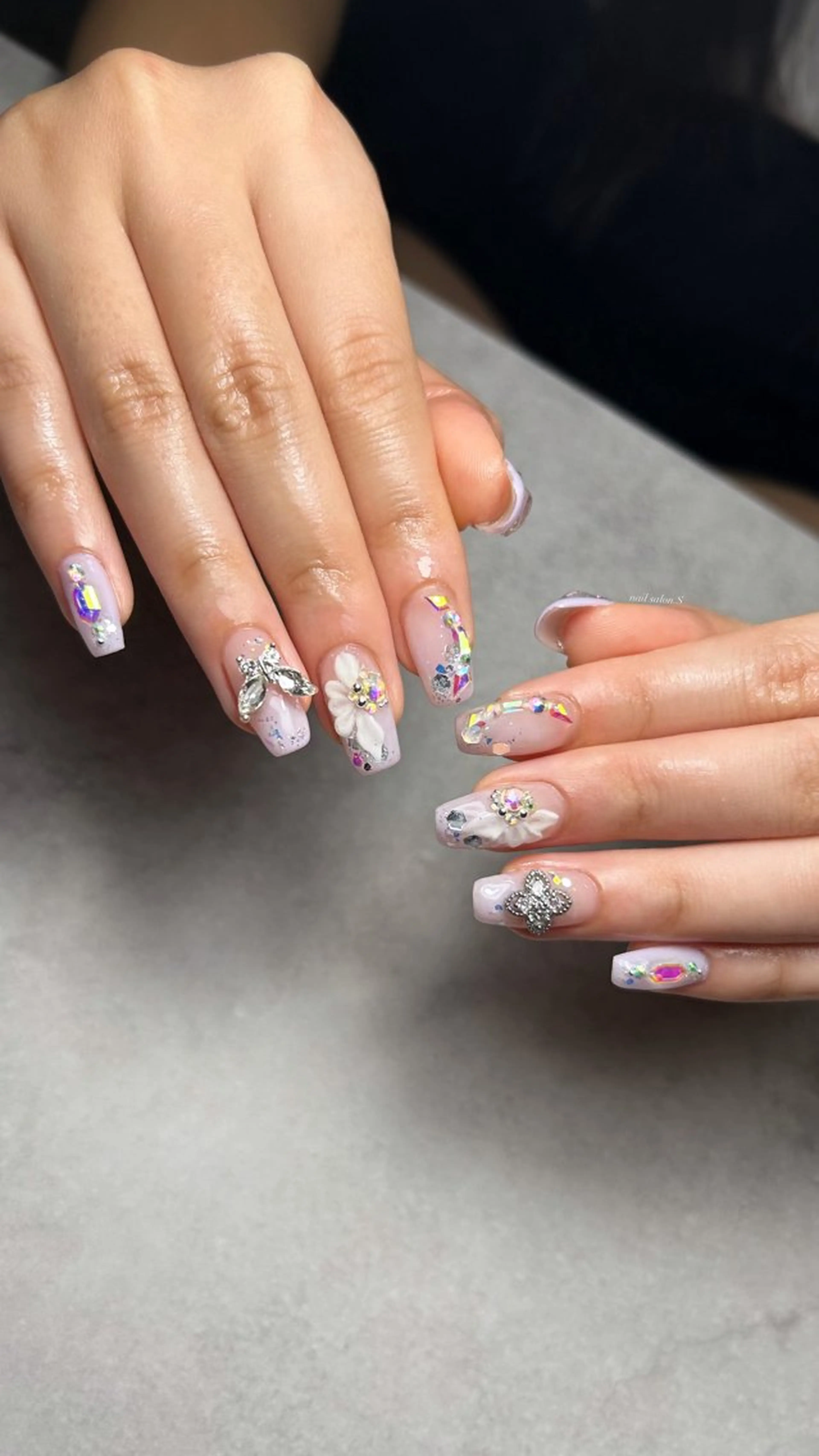 ネイル アートネイル 長さ出し ジェルネイル キラキラネイル ロングネイル ハンドネイル 関山 志乃のネイルデザイン