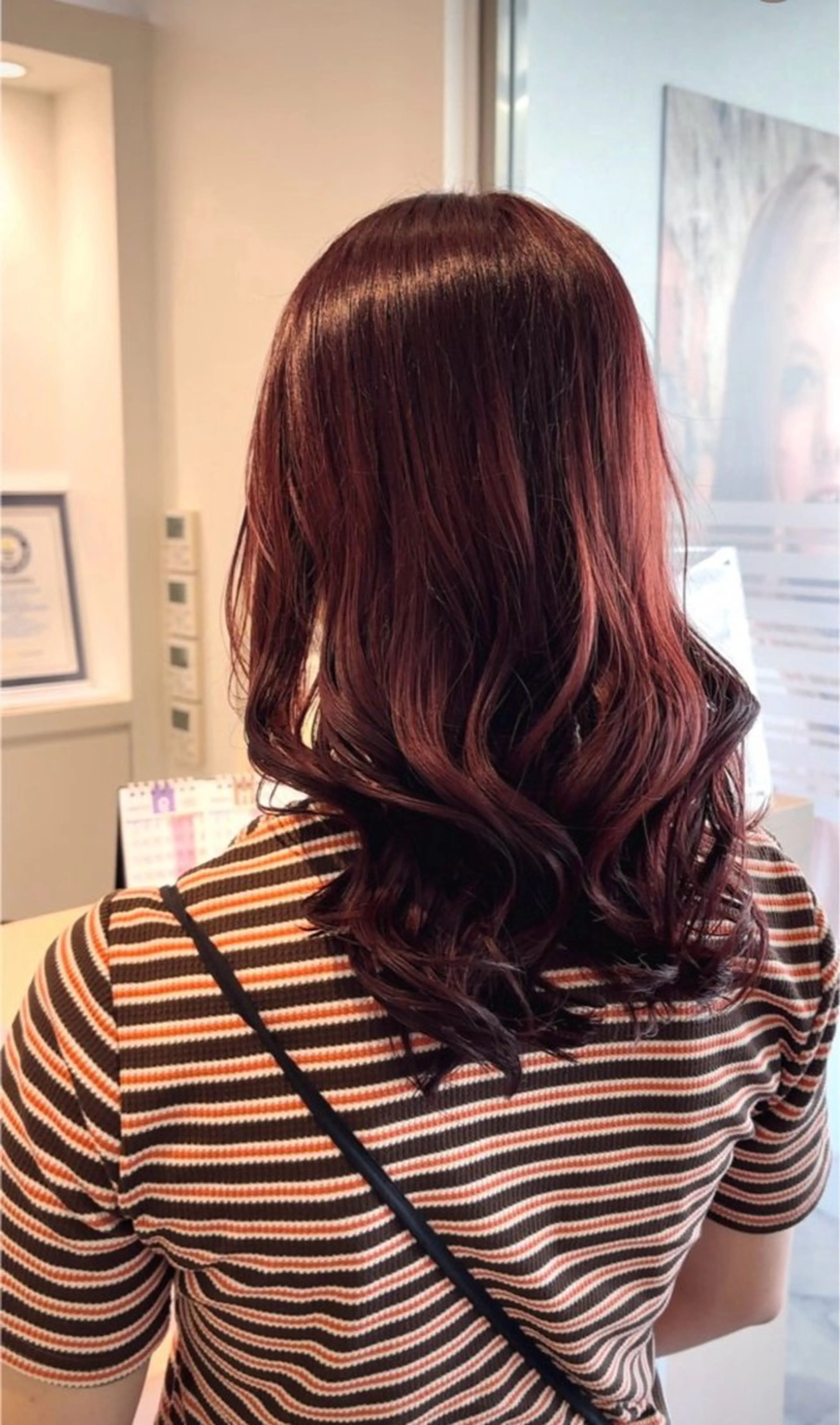 【 理想のツヤ色へ🌈 】カット+カラー+トリートメントの写真