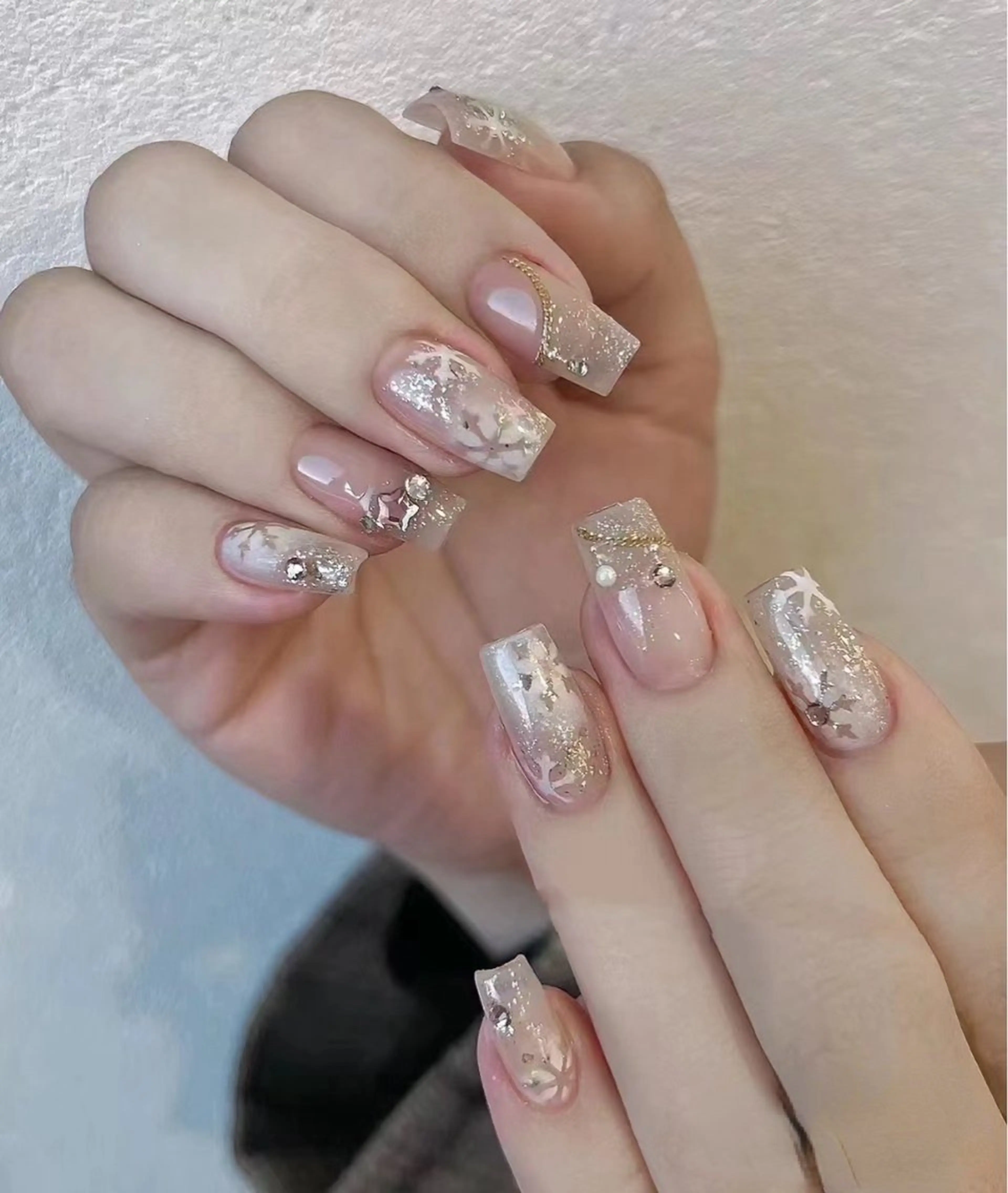 ネイル pink ladyサロン所属・べ にのネイルデザイン