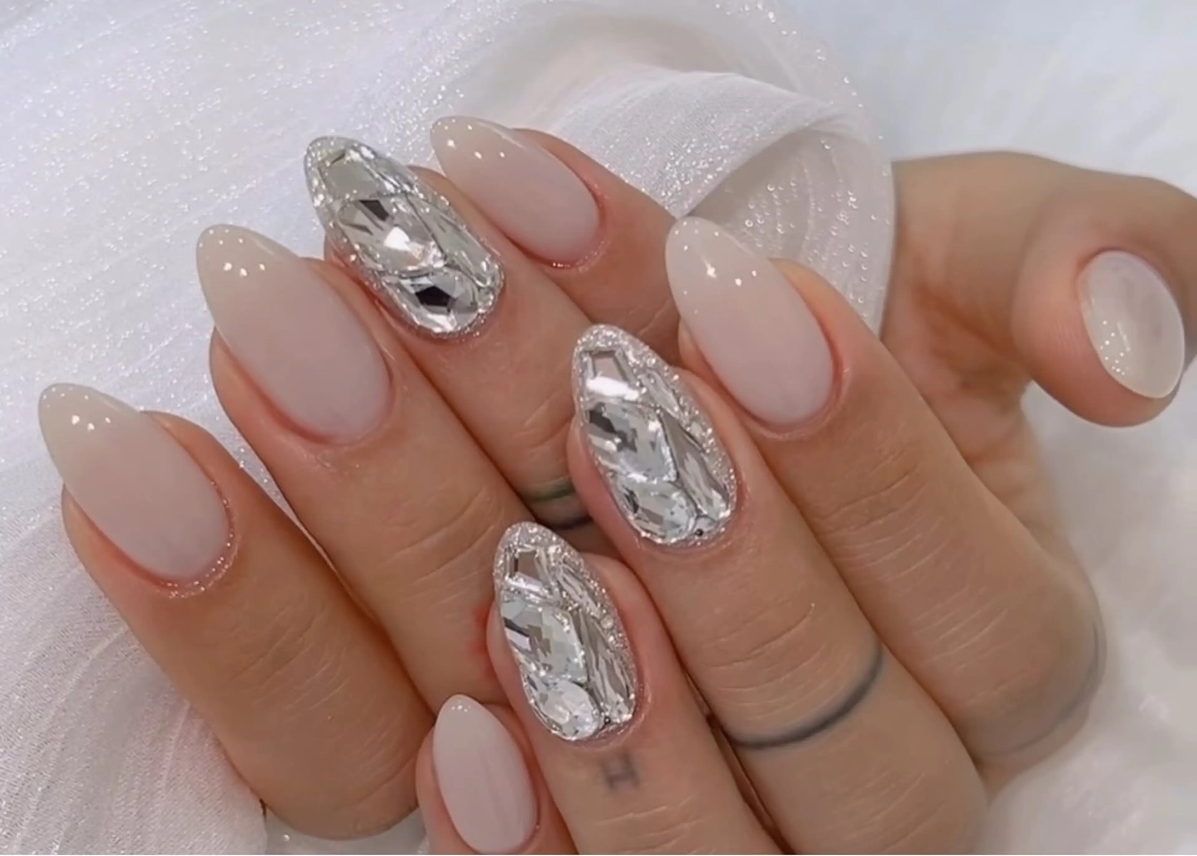 ネイル チークネイル フレンチネイル グラデーション 韓国ネイル マグネットネイル Hana nail所属・Hana Nailのネイルデザイン