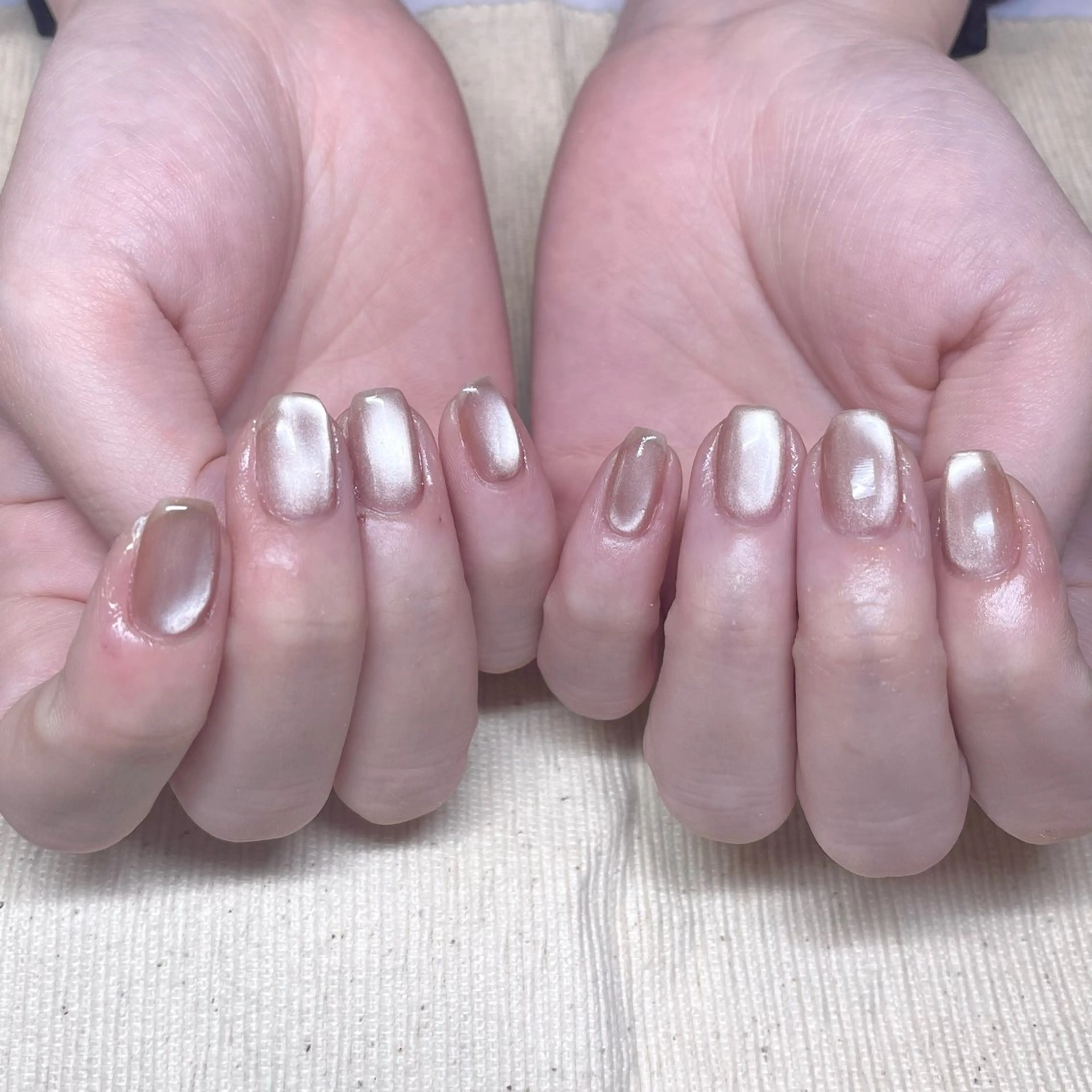 ネイル Nailsalon Repos.所属・Rika🌼 シンプル•マグネットのネイルデザイン