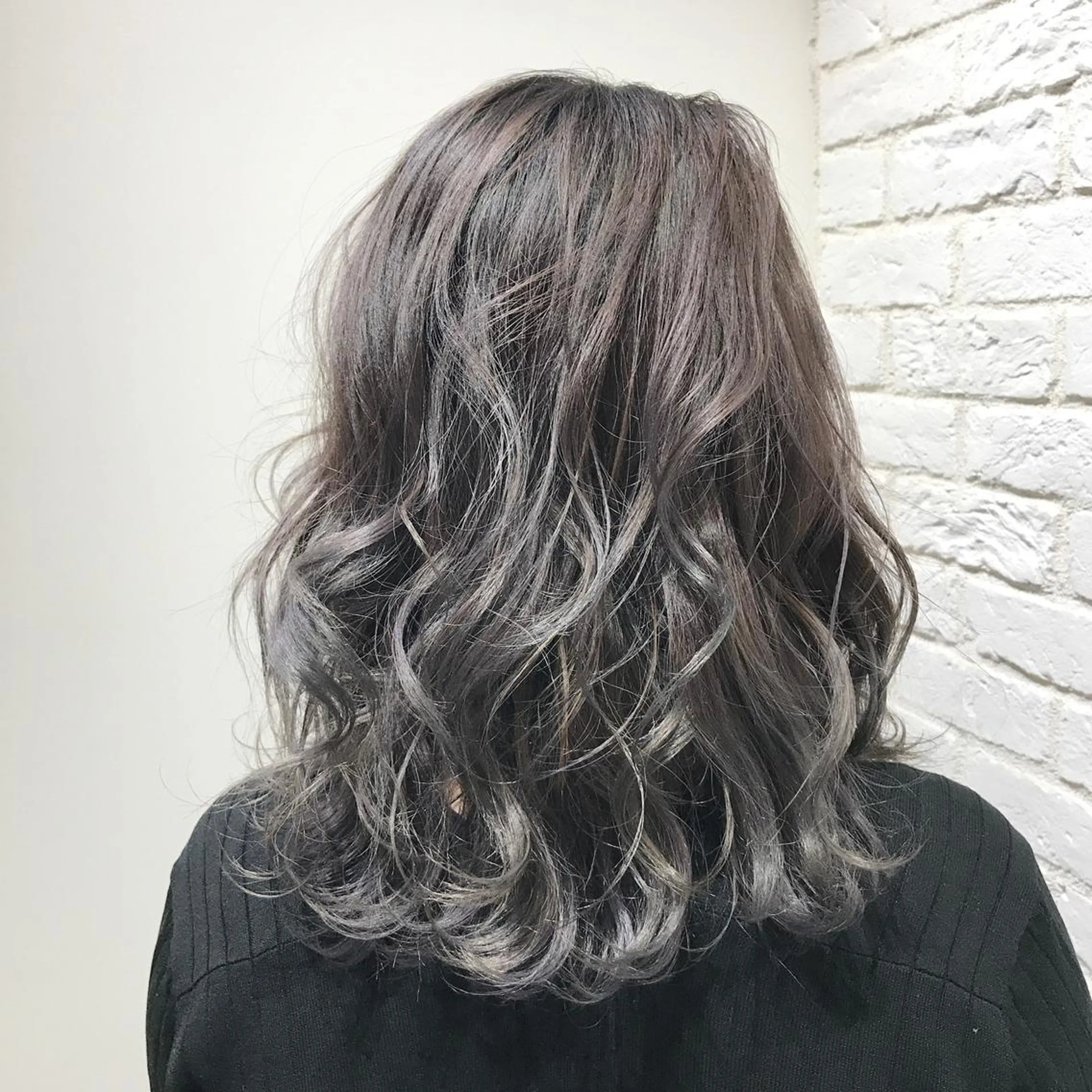 ミディアム カラー Neale. yumiのヘアスタイル