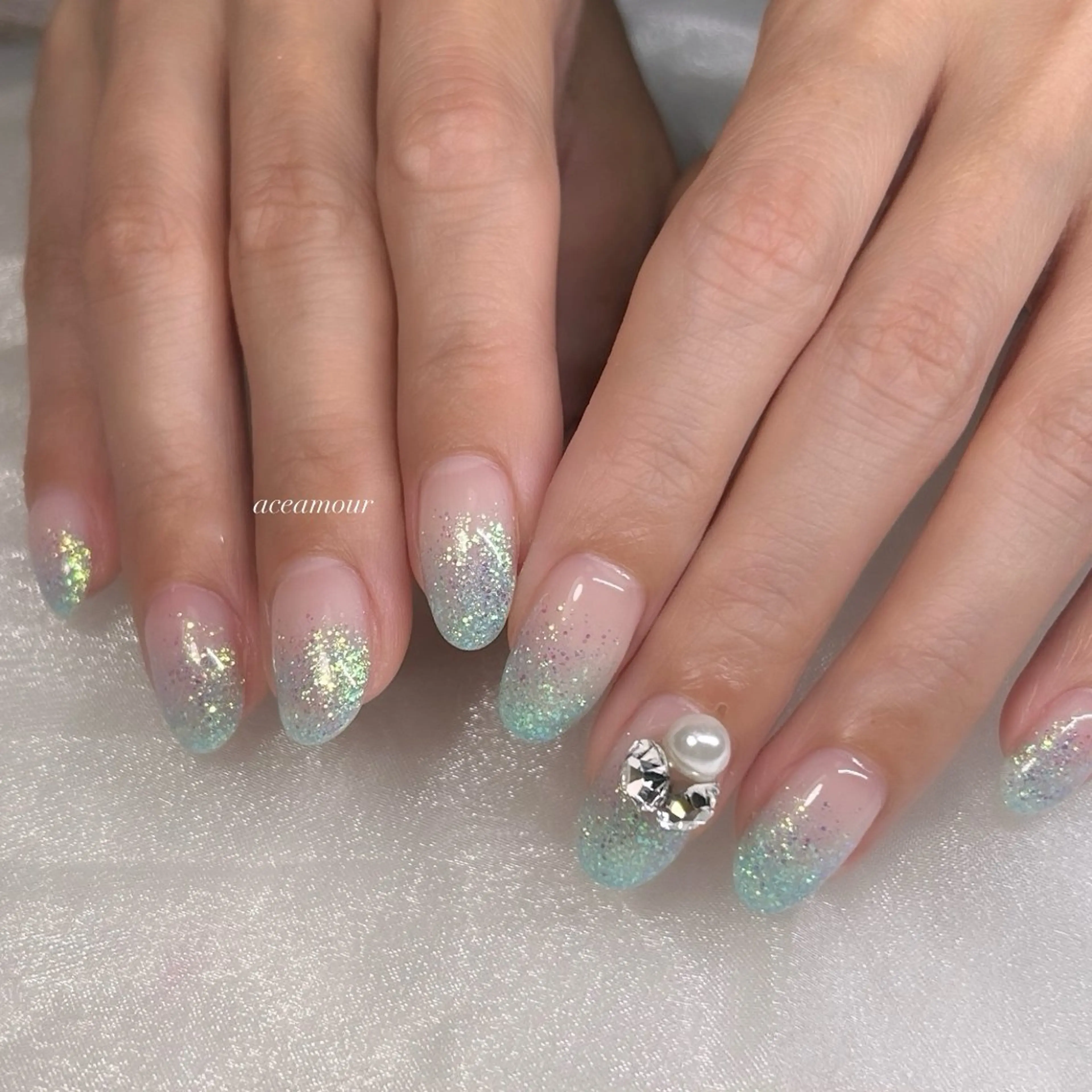 ネイル ラメ(グリッター) ハンドネイル ハンドケア ネイル/耳つぼ /新ホワイトニングのネイルデザイン