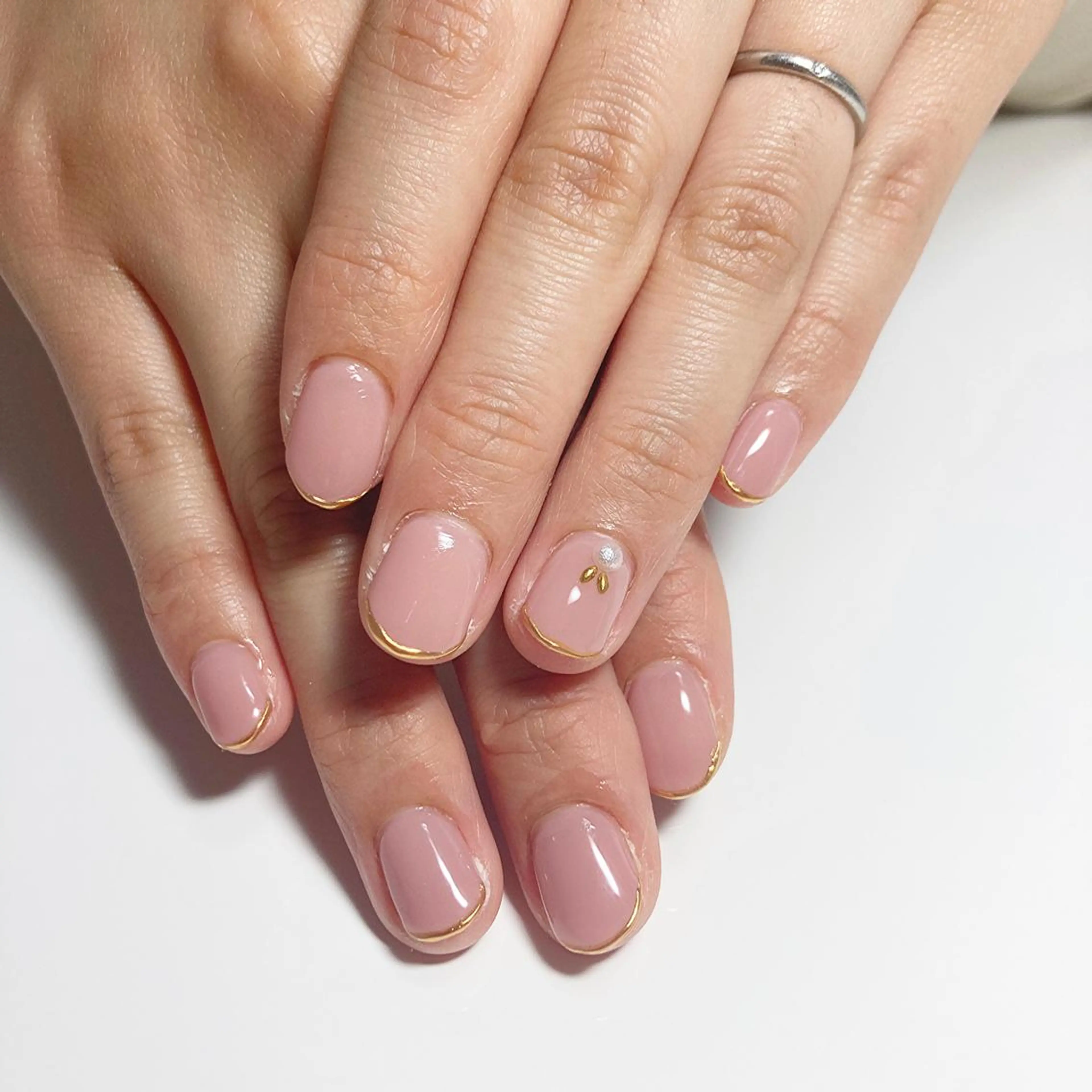 ネイル ミラーネイル ハンドネイル 手書きが得意🖌️ Y’s  nailのネイルデザイン