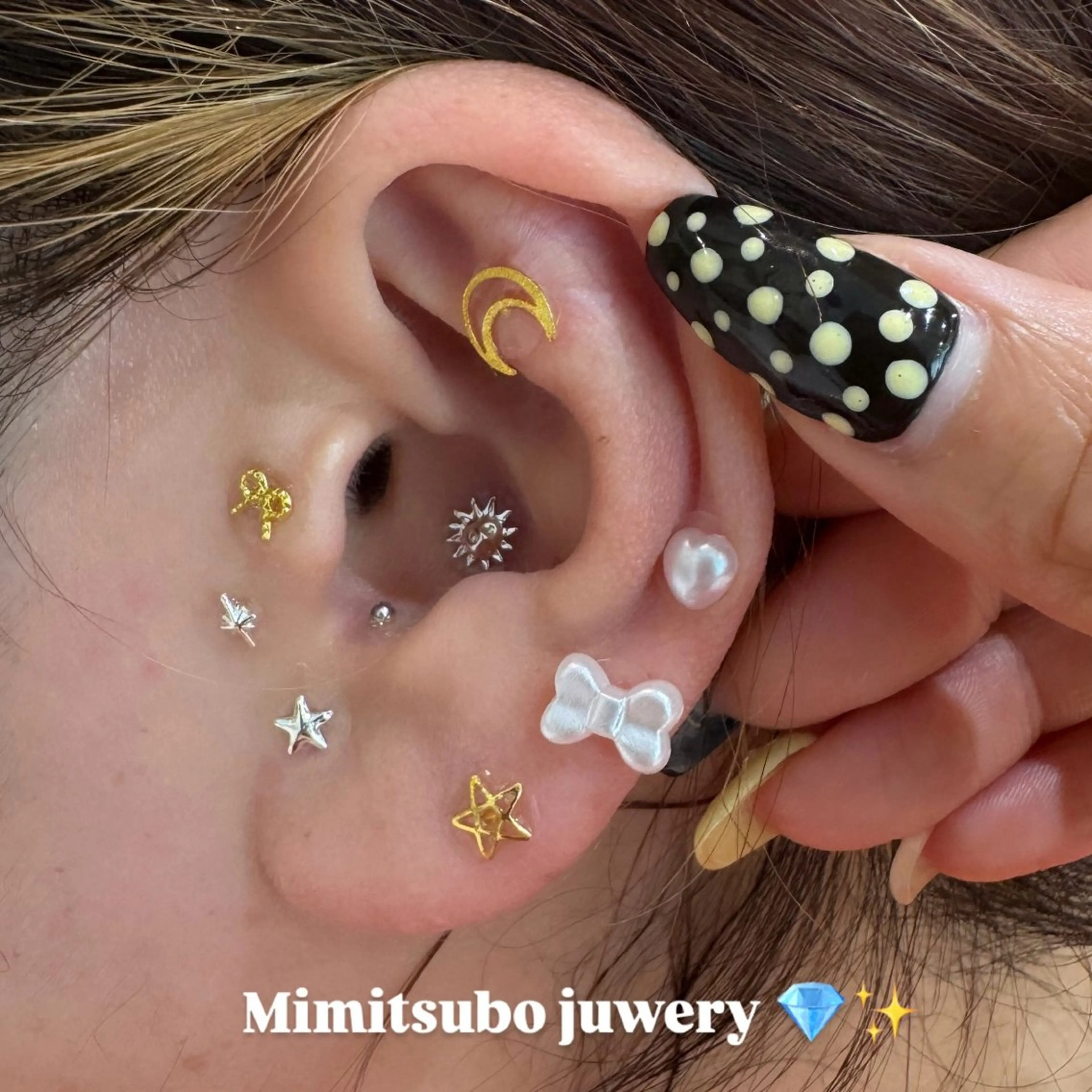 耳ツボジュエリー💎✨両耳10粒まで《¥3300》20粒まで《¥4400》の写真