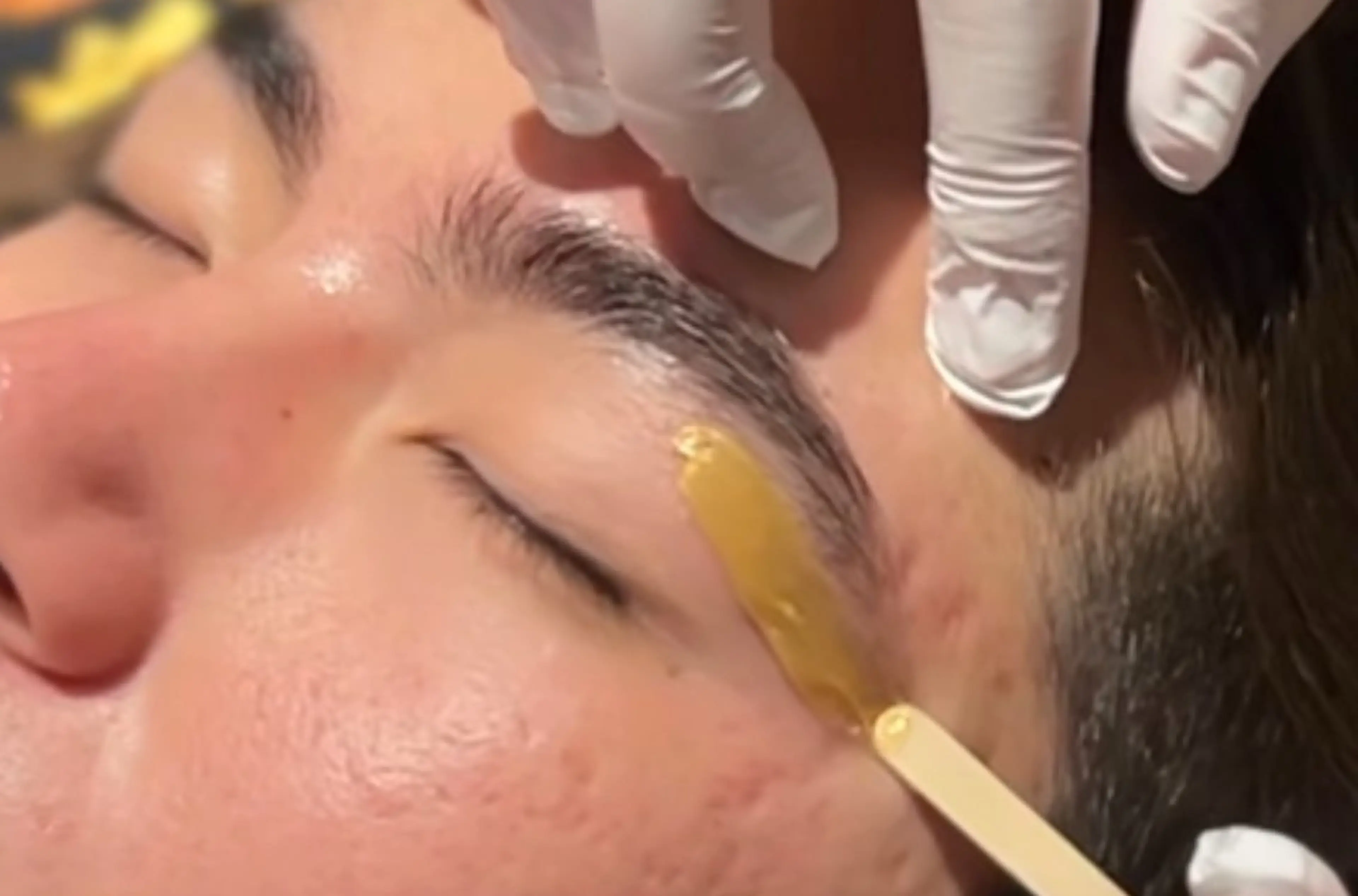 アイブロウ メンズアイブロウ 眉毛ワックス脱毛 nito.所属・行徳nito. NOBUの眉毛・アイブロウイメージ