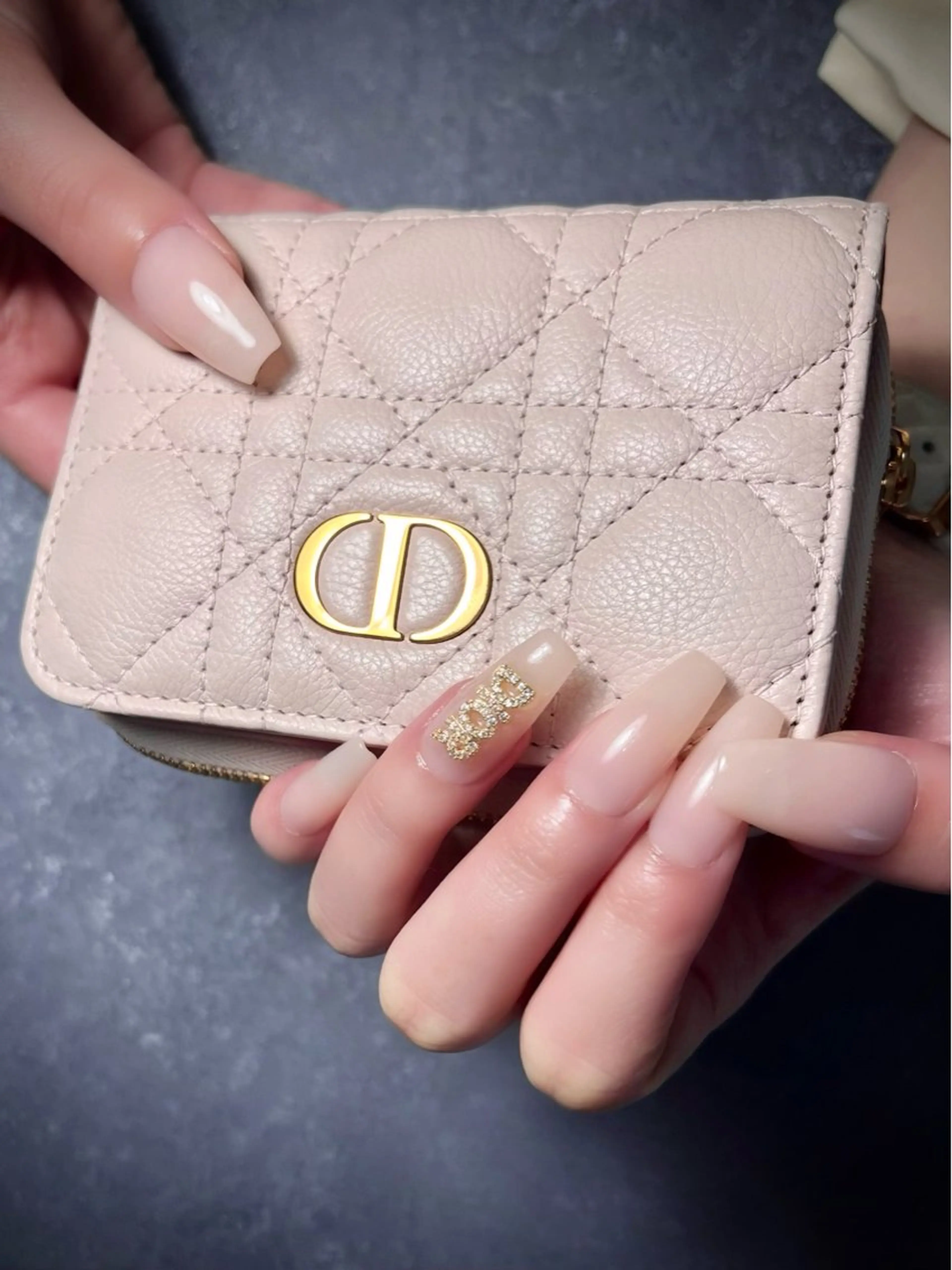 ネイル キラキラネイル マグネットネイル ワンカラーネイル スカルプネイル ワンホンネイル nine.🦋 YUKOのネイルデザイン