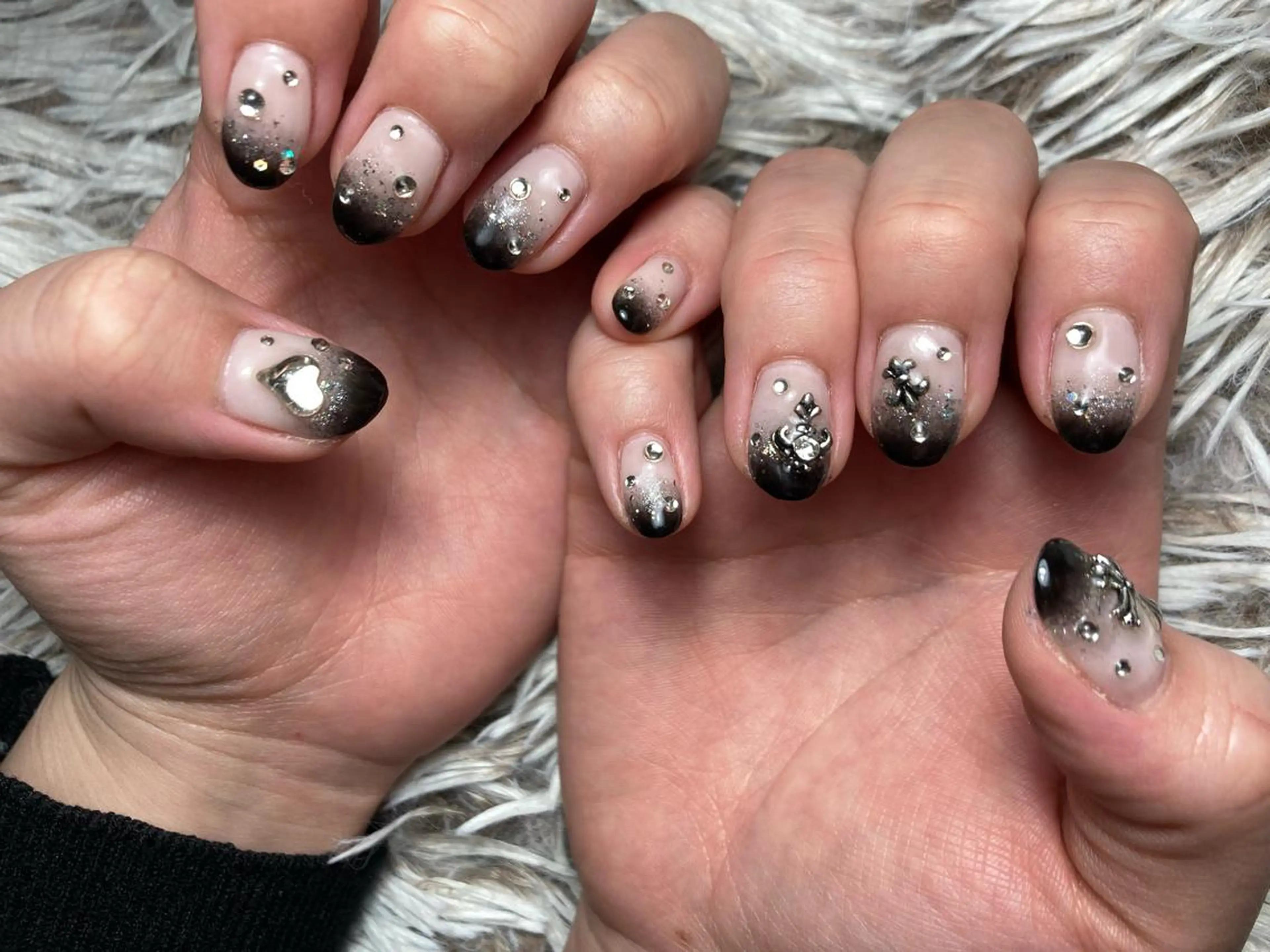 ショート ネイル ハンドネイル フットネイル ✴︎ Delightのネイルデザイン