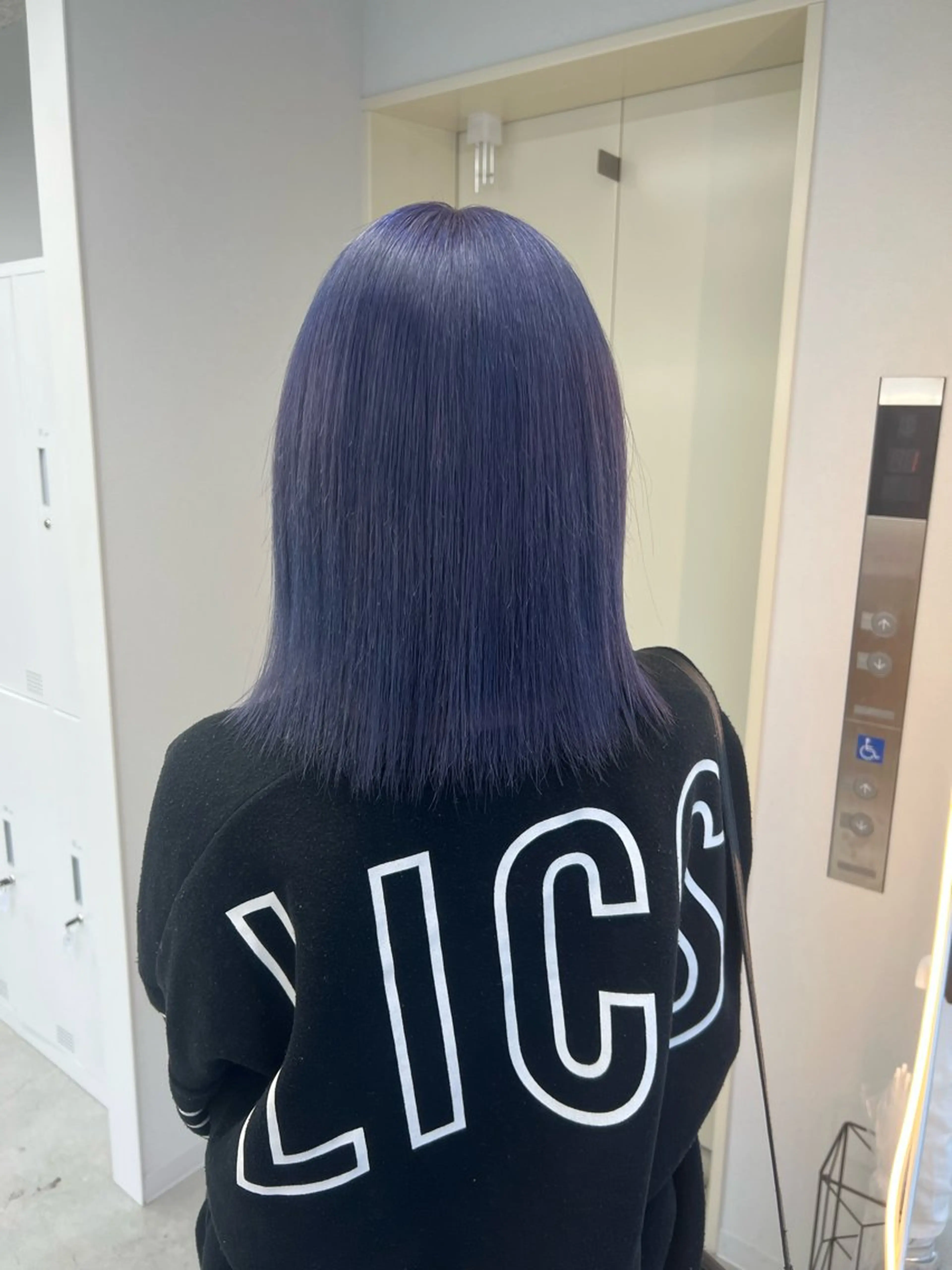 ミディアム ヘアカラー maya レイヤーカットのヘアスタイル