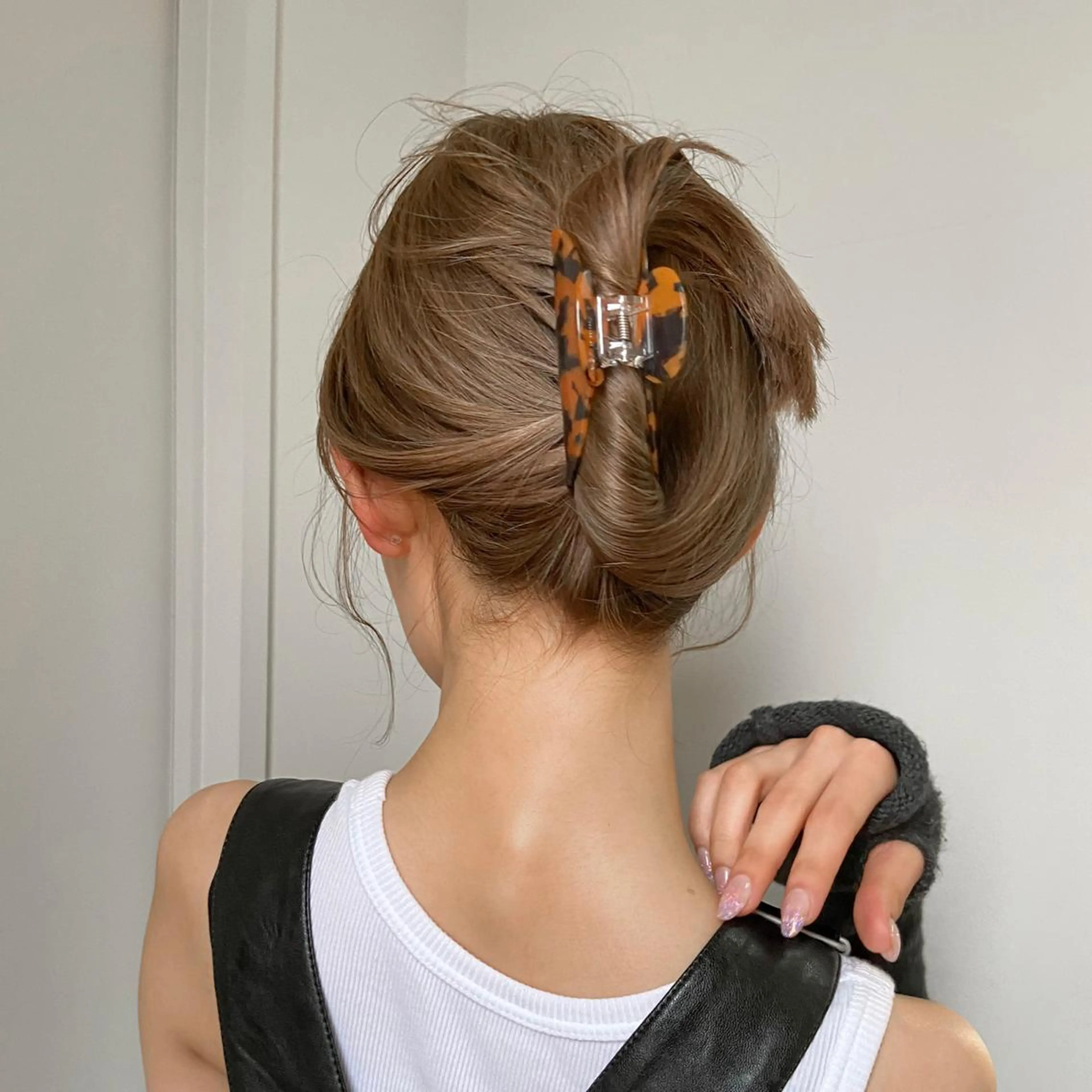 セミロング カラー ベージュカラー ブリーチ ハイトーンカラー 似合わせカット カット ヘアカラー トリートメント 岡本康平/ボブ /ブリーチ/レイヤーのヘアスタイル