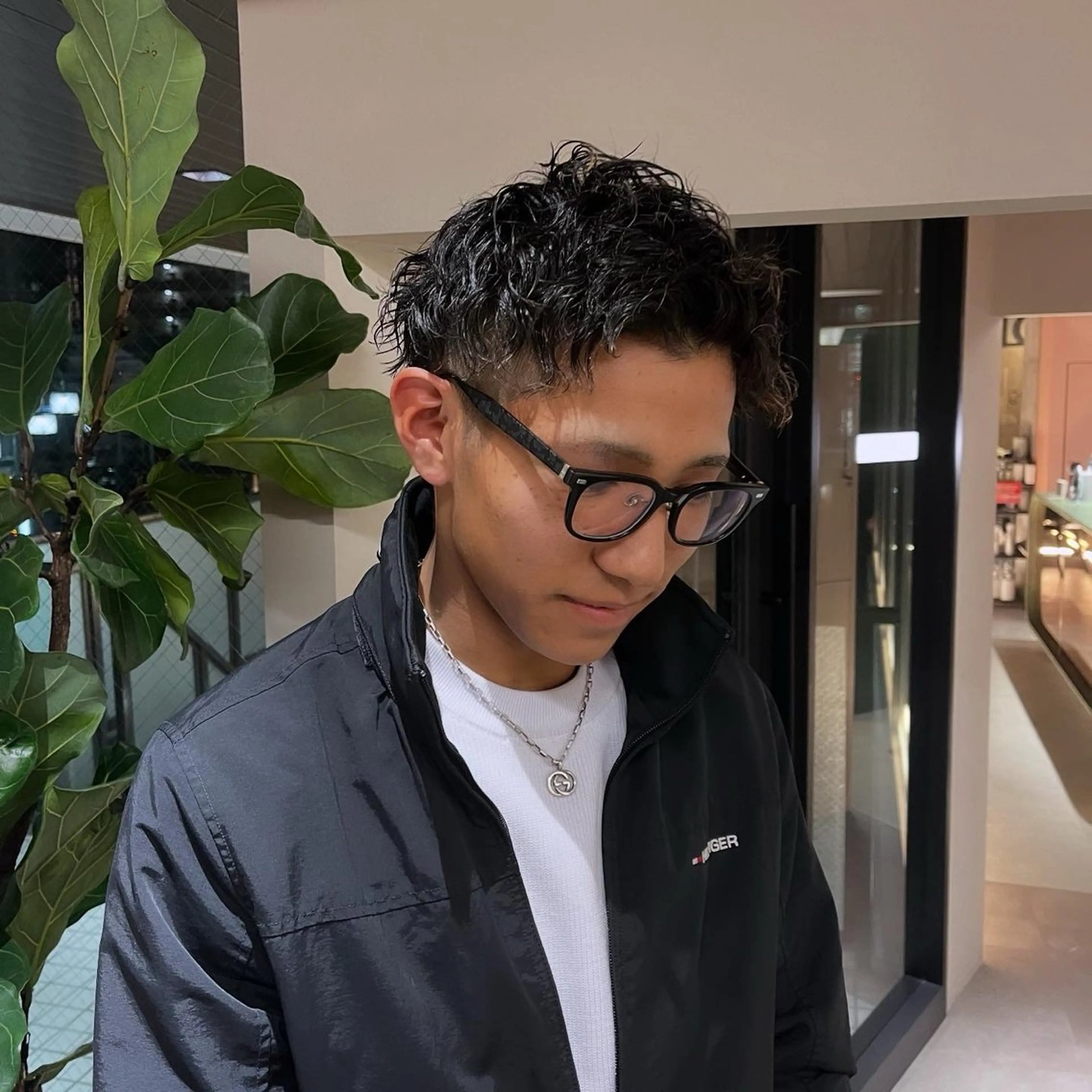 パーマ メンズ メンズパーマ 髪質改善 縮毛矯正 ストレートパーマ パーマ RONND   Weg所属・海瑠万／メンズパーマ ／ブリーチ／フェードのヘアスタイル