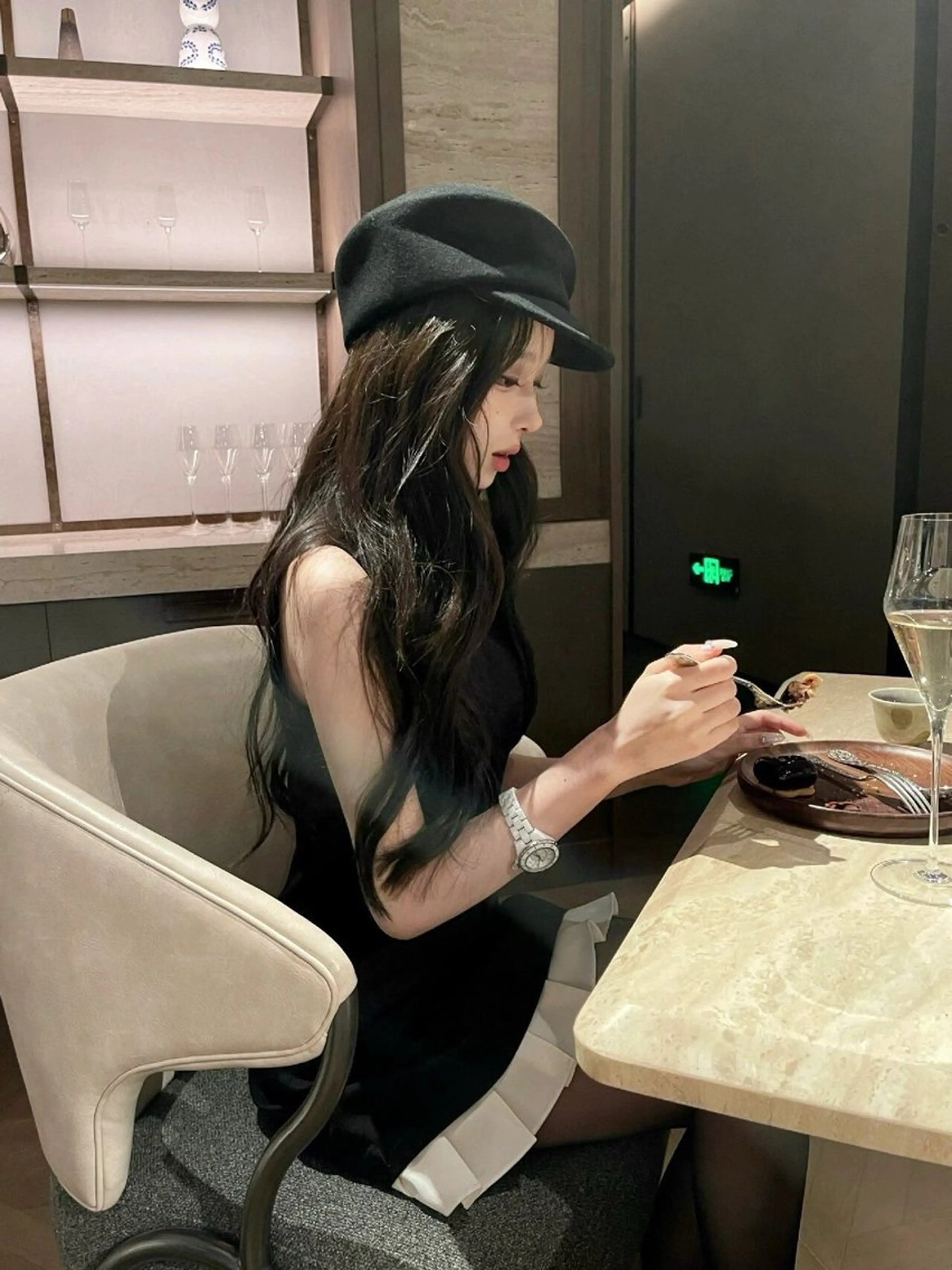 ロング カラー カット ヘアカラー トリートメント 莉乃/縮毛矯正/髪質 改善/艶カラーのヘアスタイル