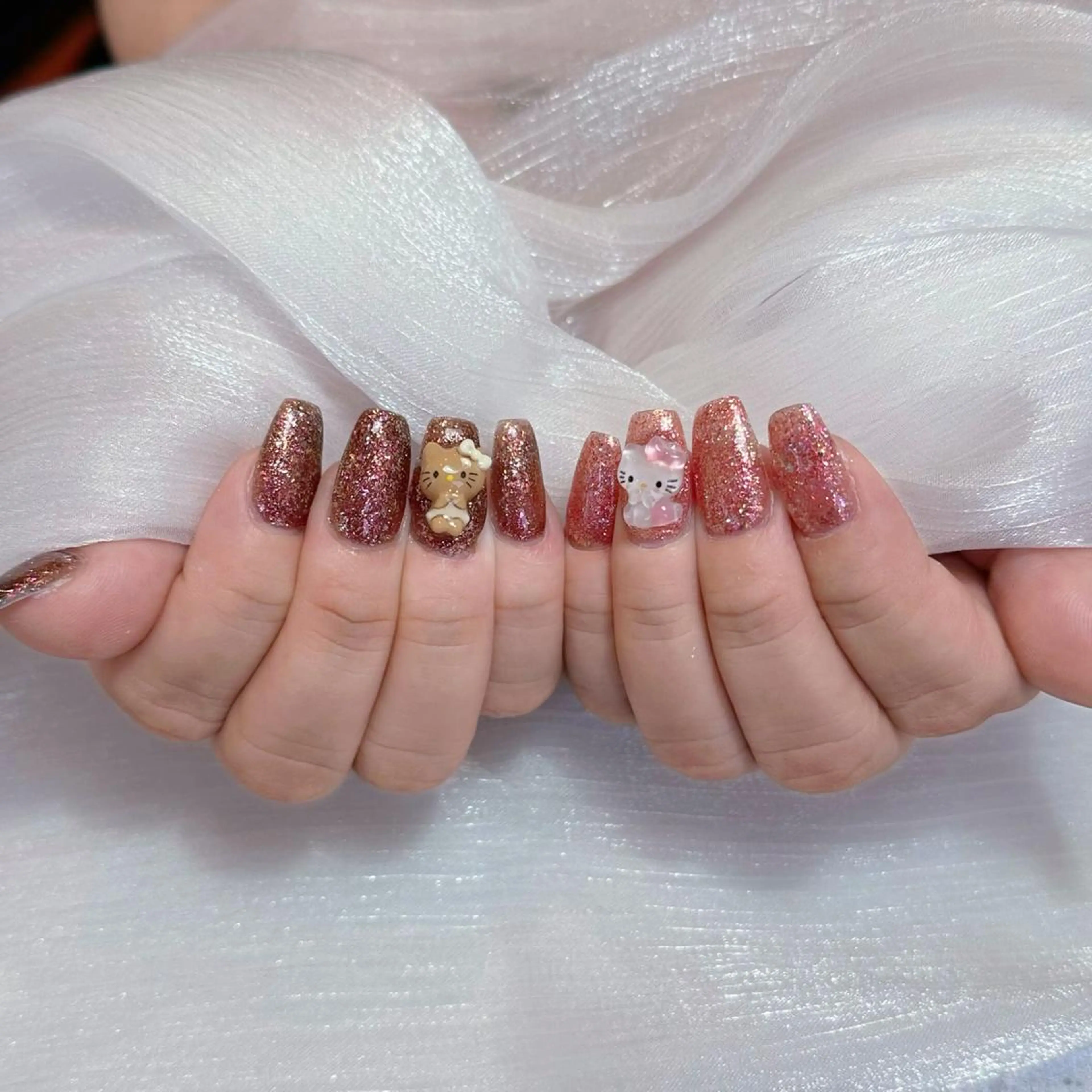 ネイル アートネイル オーロラネイル ガーリー キラキラネイル 韓国ネイル ハンドネイル DIANMOND NAIL🌸のネイルデザイン
