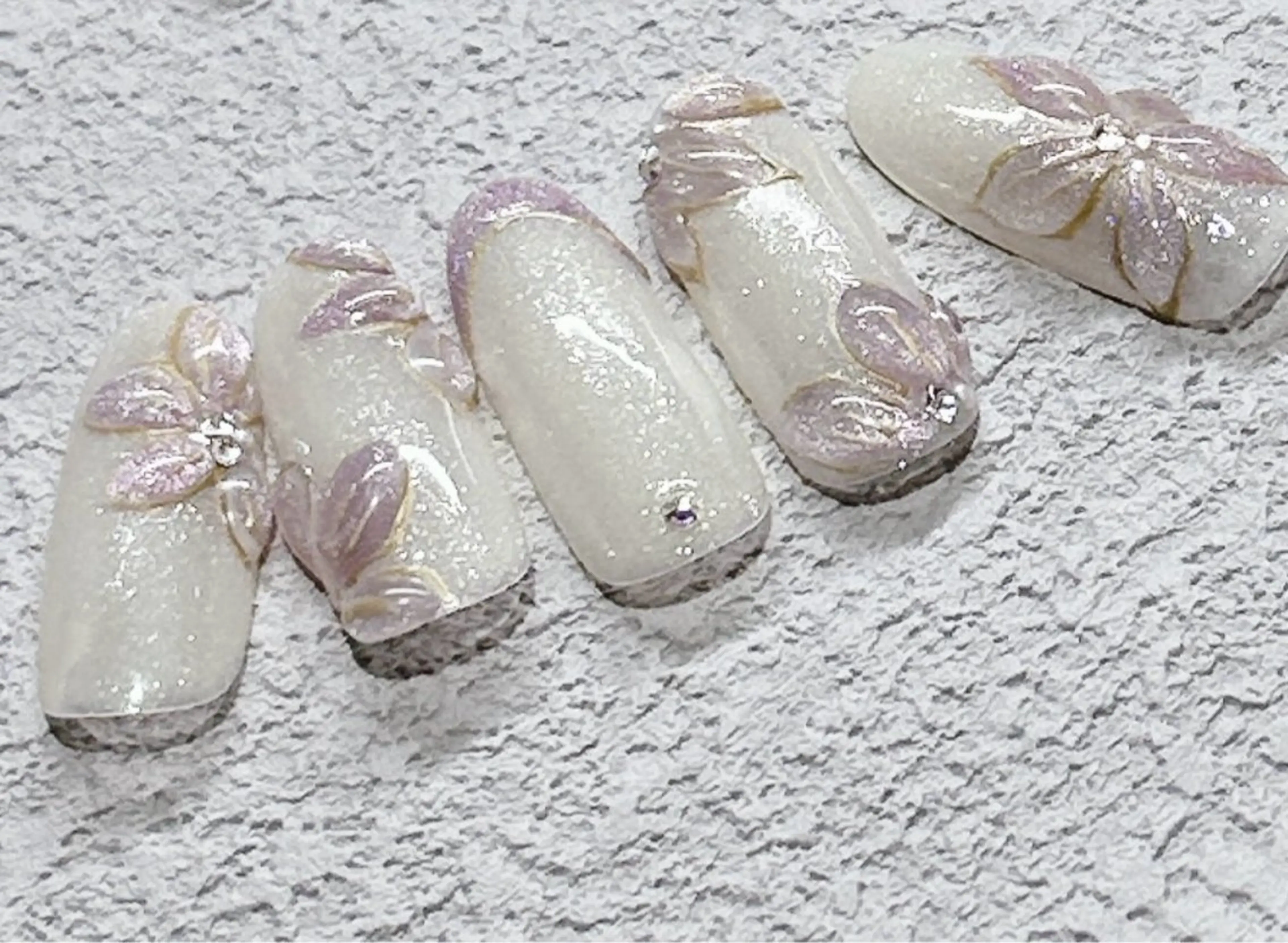 ネイル オーロラネイル ジェルネイル ニュアンスネイル オフィスネイル シンプルネイル ネイルサロン パールのネイルデザイン