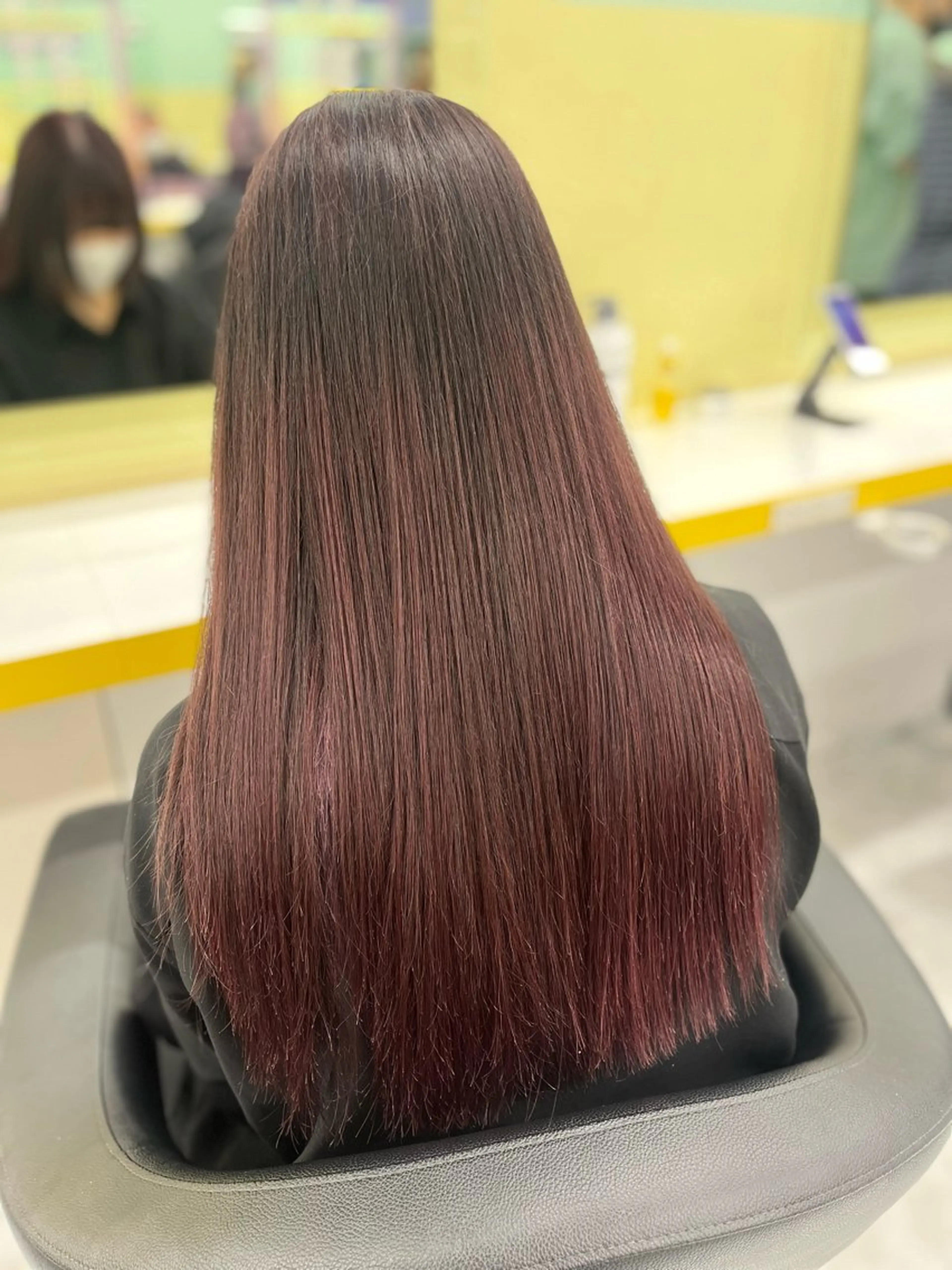 ロング カラー ヘアカラー ハイトーンカラー 🦄レイヤーカットのヘアスタイル