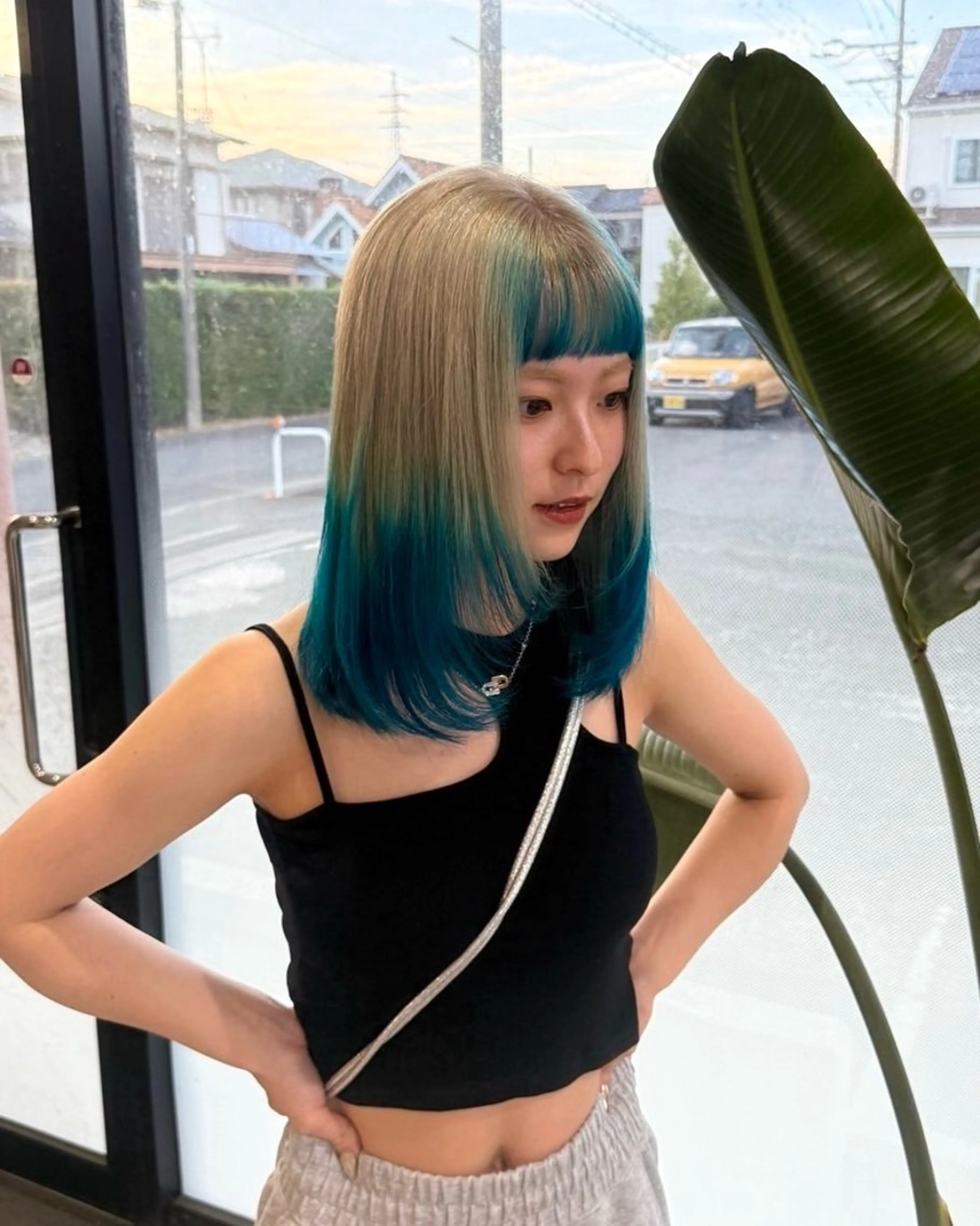 ミディアム カラー ベージュカラー ブリーチ デザインカラー ホワイトベージュ ハイトーン・髪質改善 RINのヘアスタイル