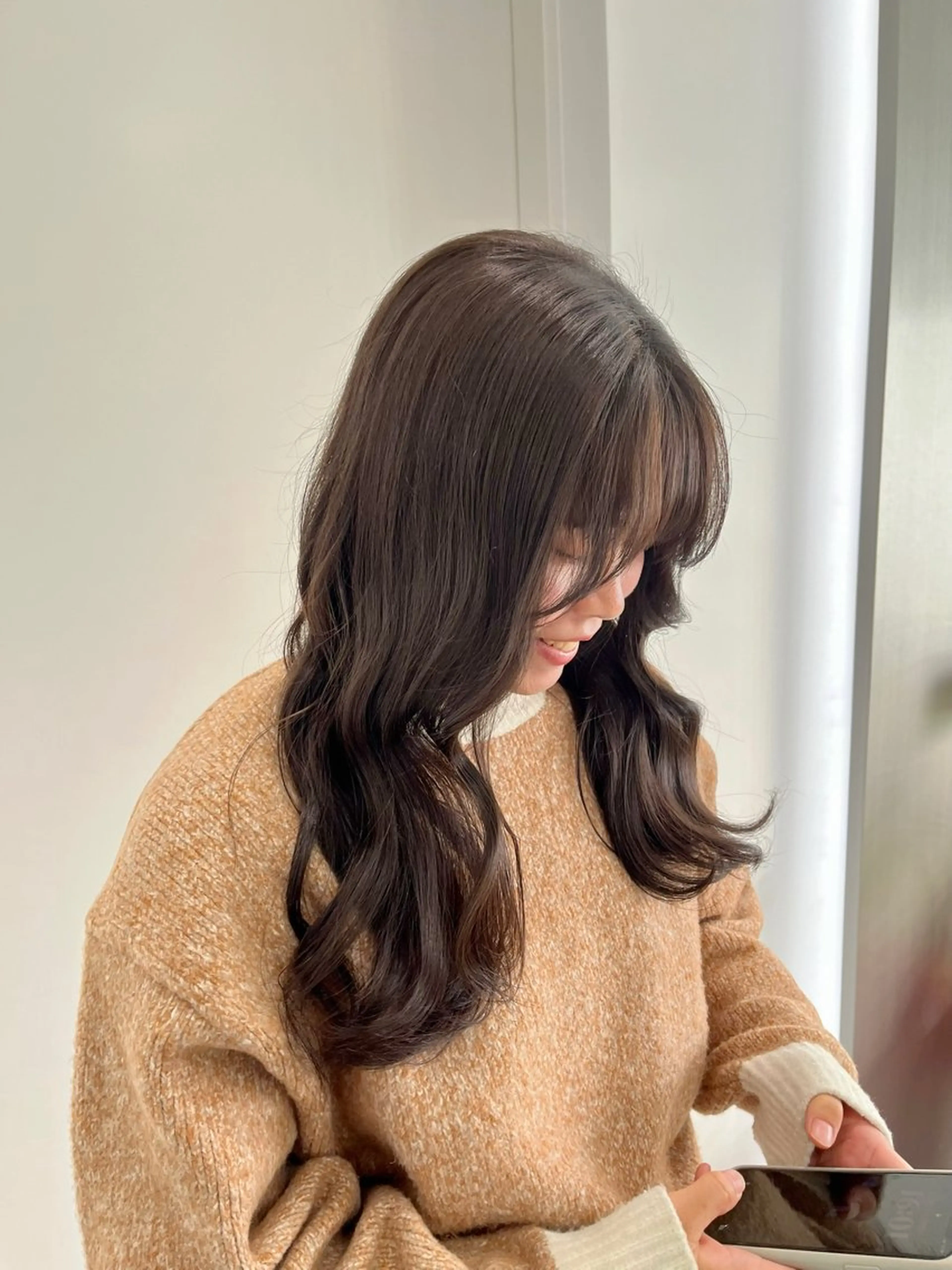 セミロング 縮毛矯正/ハイトーン /パーマ/前原汐🎐のヘアスタイル