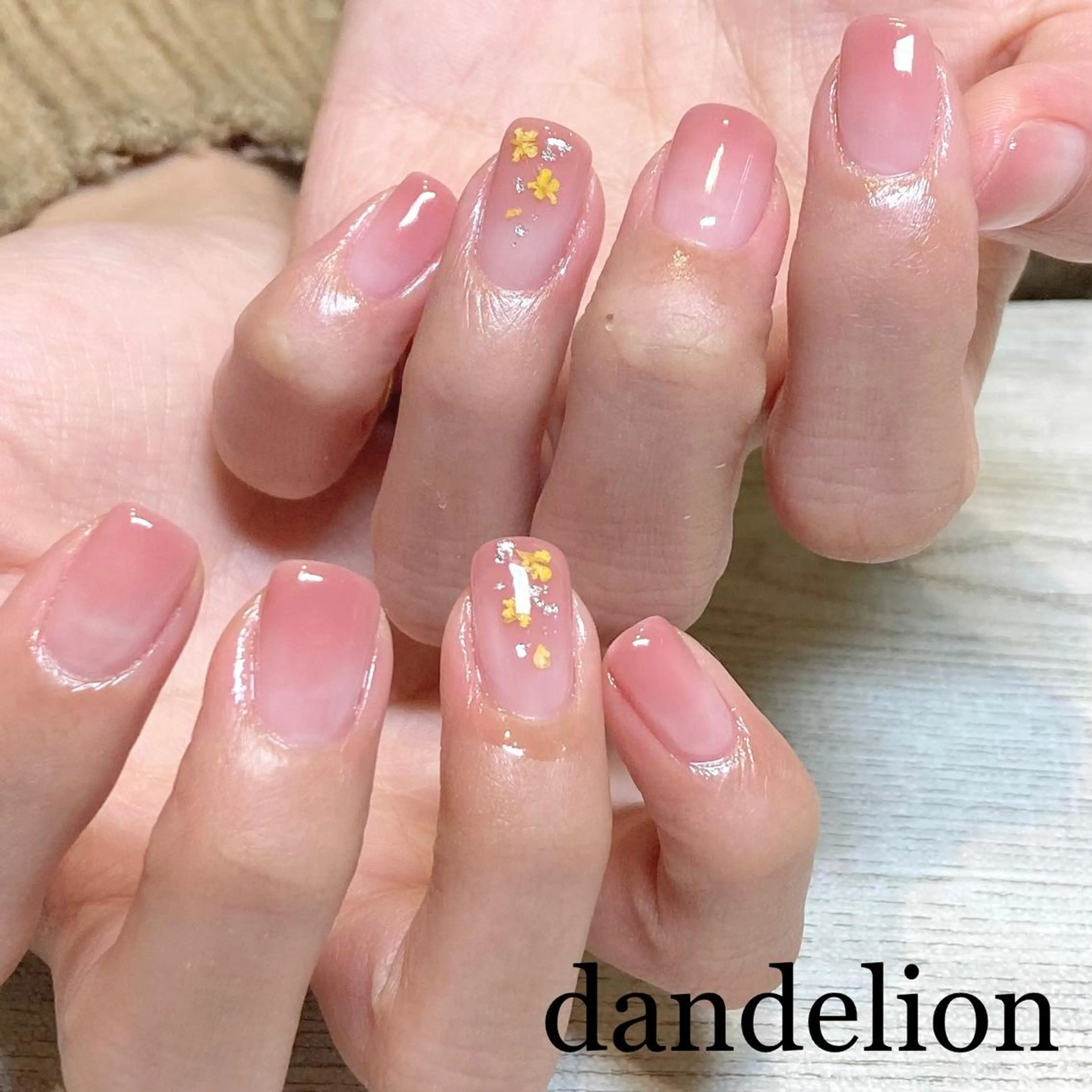 ネイル ハンドネイル ハンドケア dandelion ダンデライオンのネイルデザイン