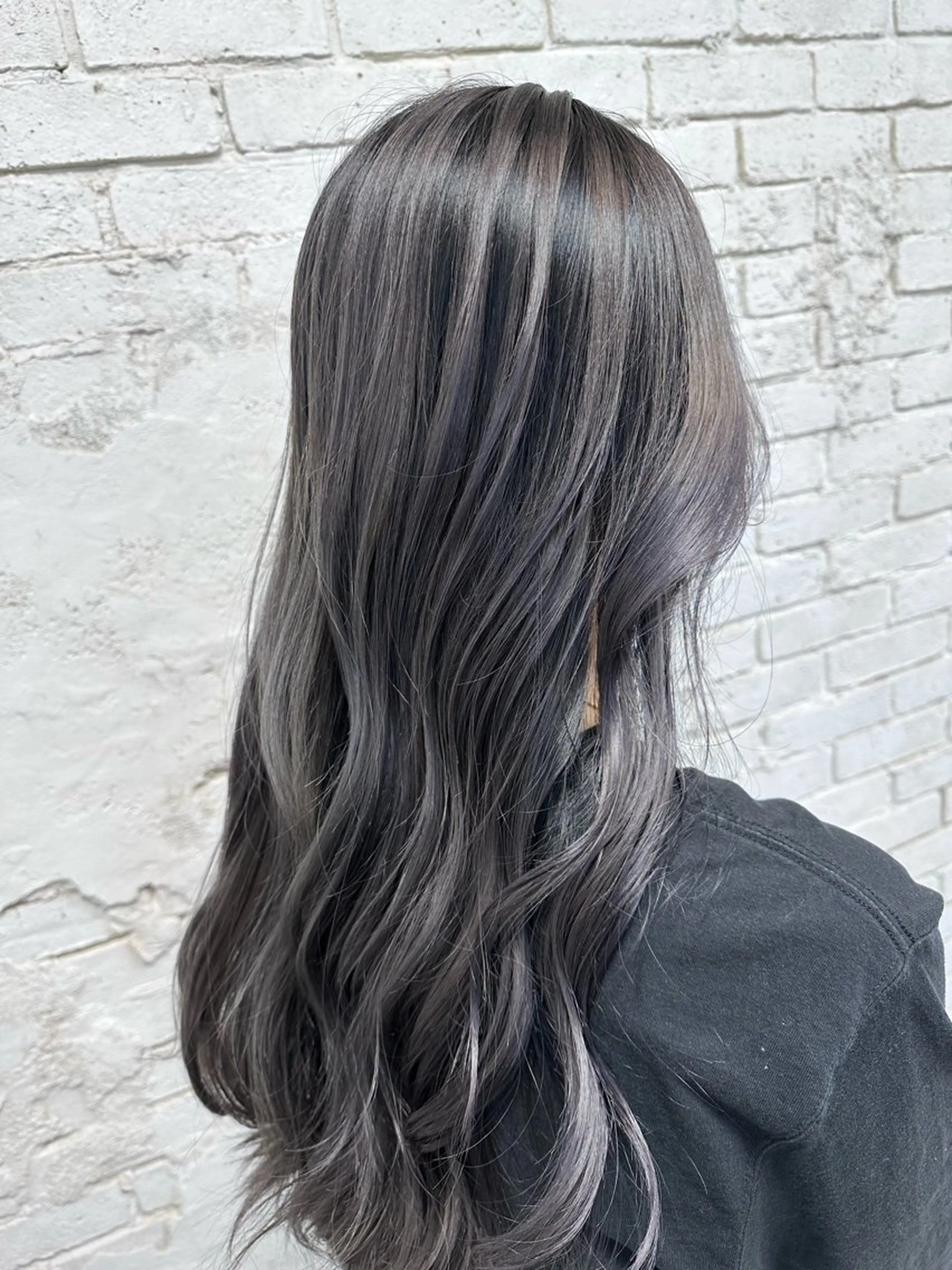 ロング カラー バレイヤージュ グレージュ レイヤーカット レイヤーブリーチ特化 ホワイト専門/岸のヘアスタイル