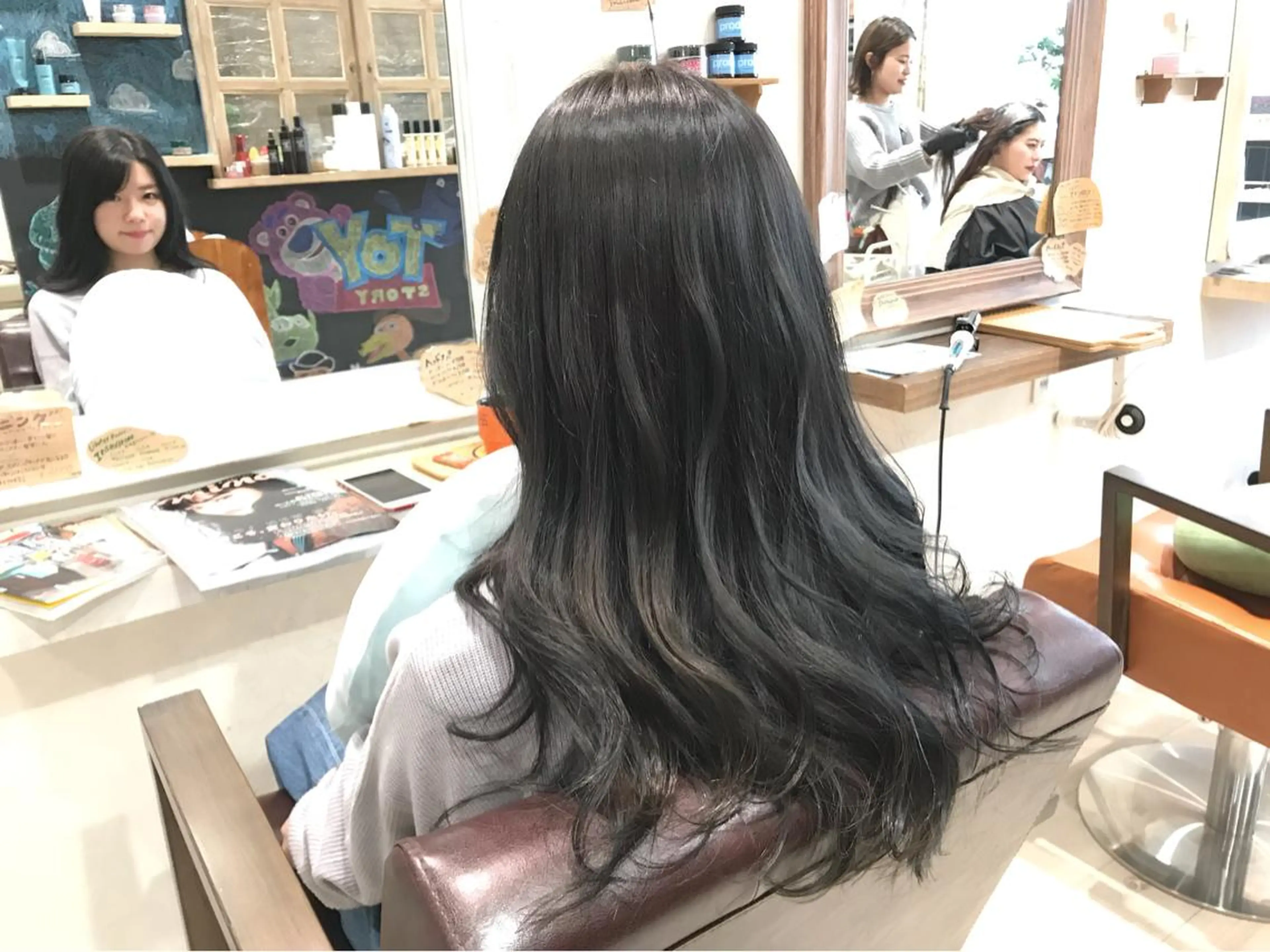 ロング カラー グレージュ イルミナカラー メンズ指名多数!! SiLO 田島のヘアスタイル