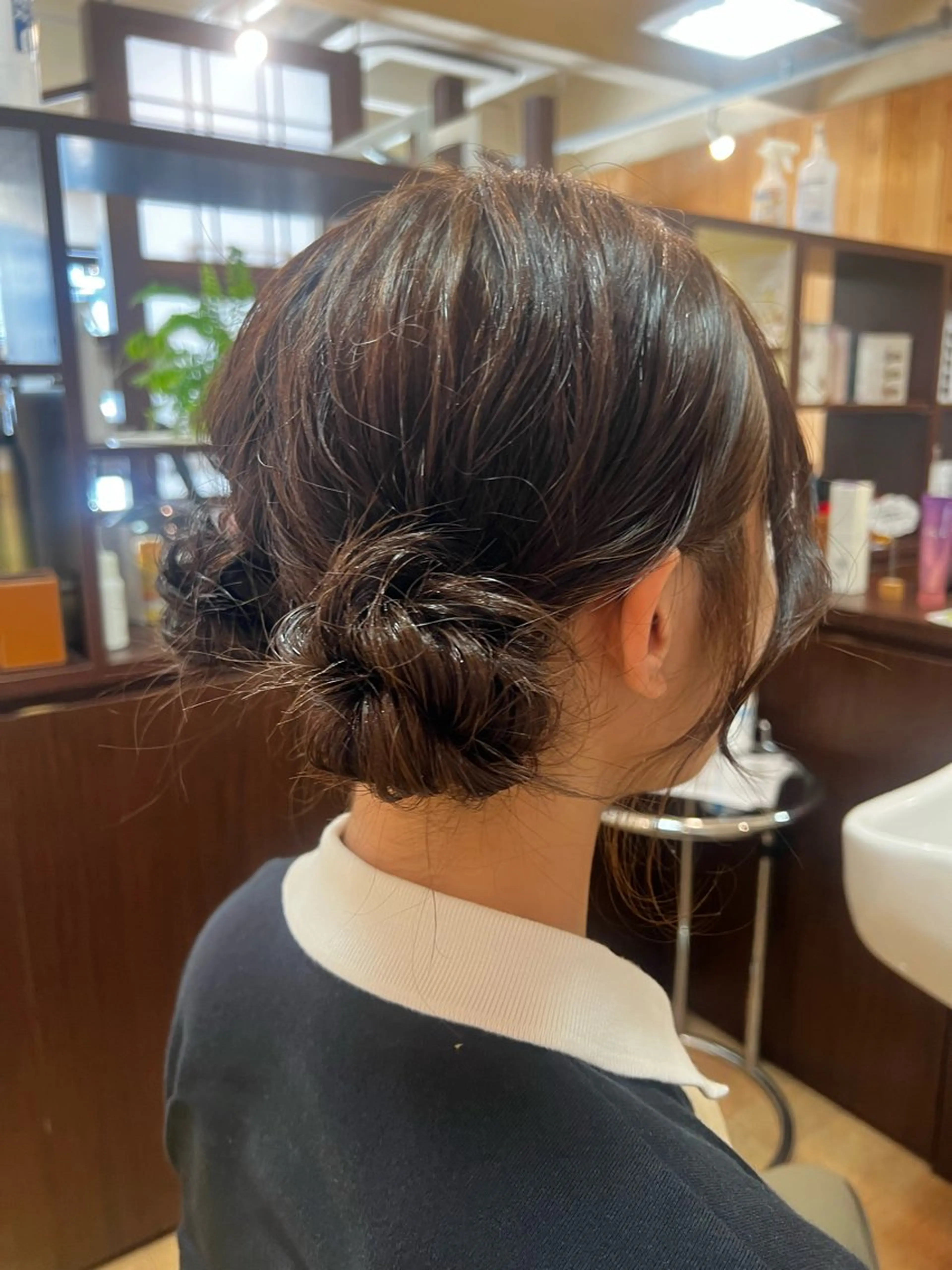 ヘアアレンジ お団子ヘア hair  bh.maara所属・bh.maara デザイン／ハイトーンのヘアスタイル