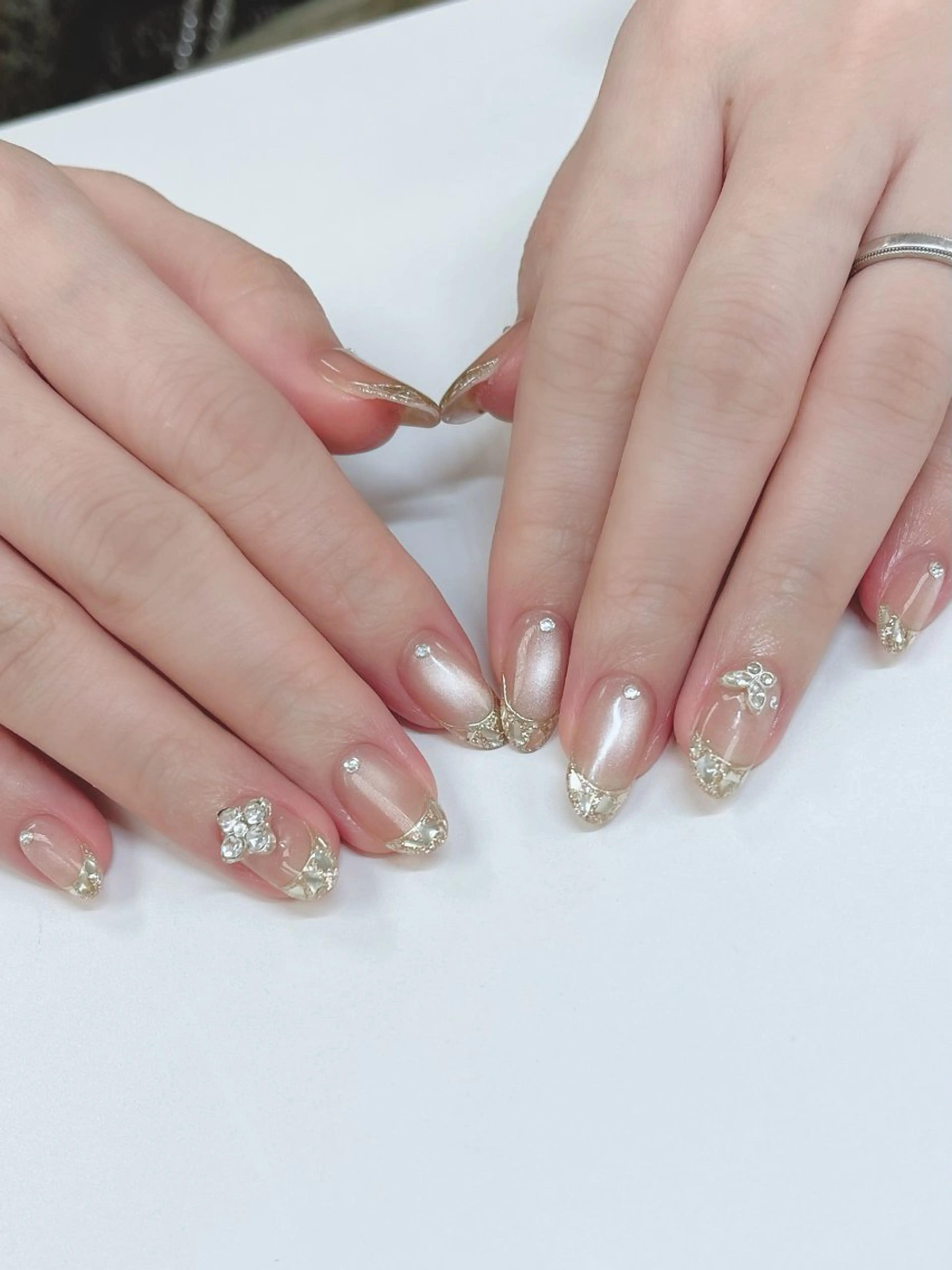 ネイル フレンチネイル ガラスフレンチ ハンドネイル nailland♡ Airiのネイルデザイン