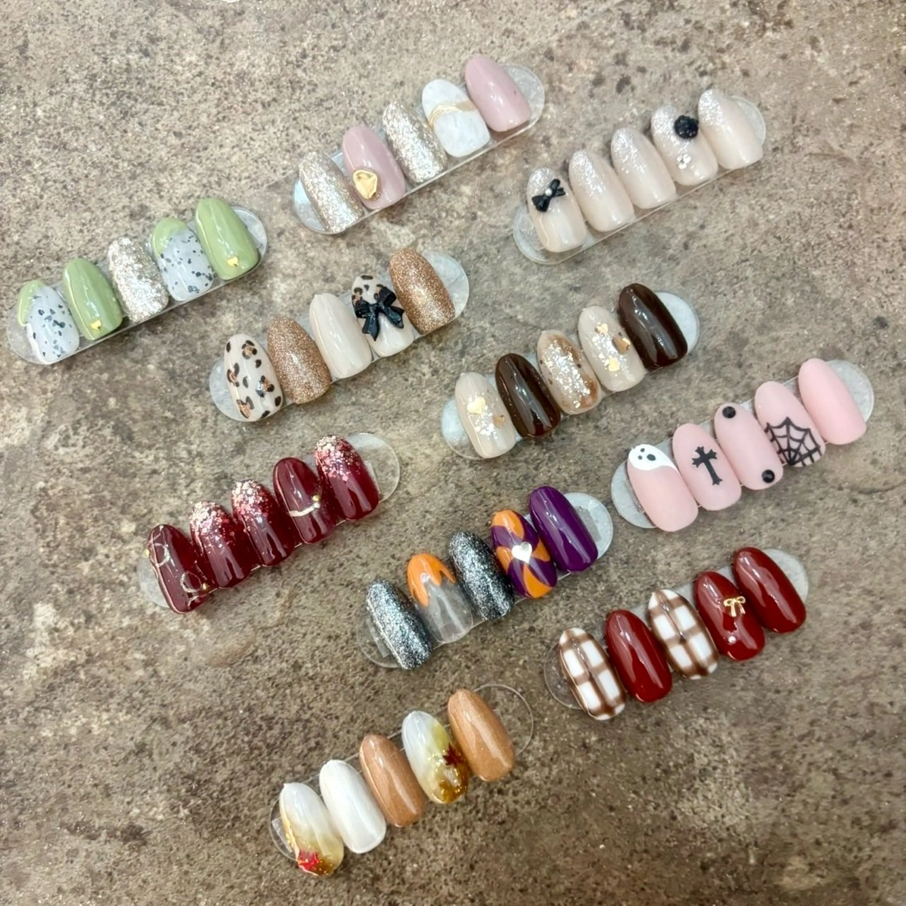 ネイル アートネイル ボルドー ブラウン ラメ(グリッター) ニュアンスネイル WISTERIA midoriのネイルデザイン