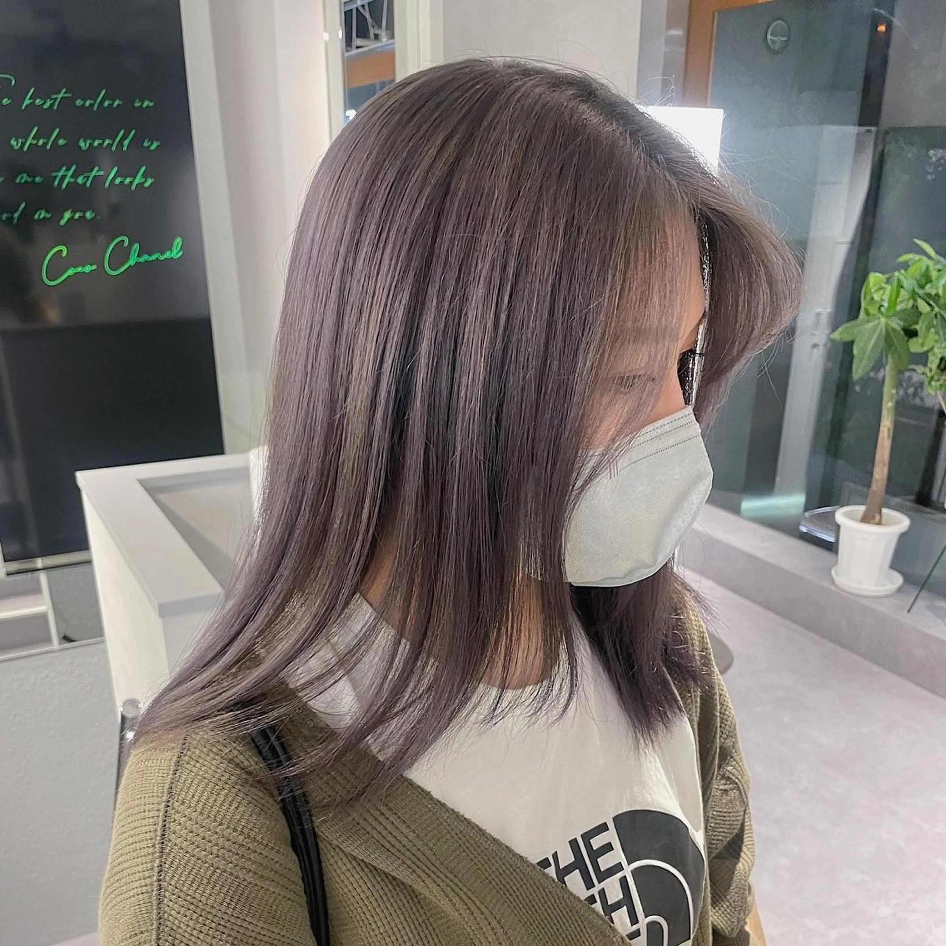 ミディアム カラー ikuma/ ミルクティーのヘアスタイル