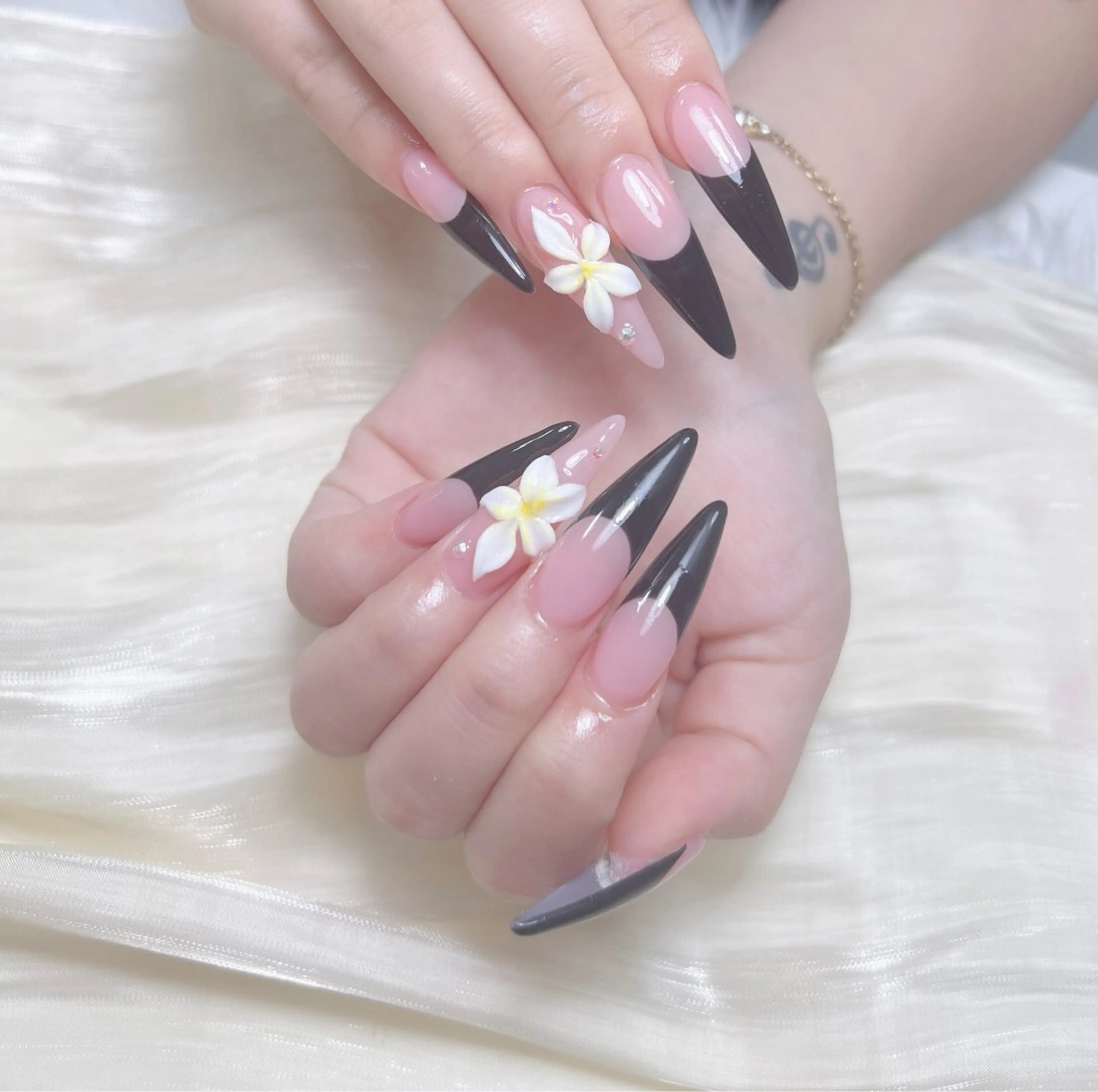 ネイル ハンドネイル uuネイルサロン所属・uu ネイルサロン関内🌼のネイルデザイン