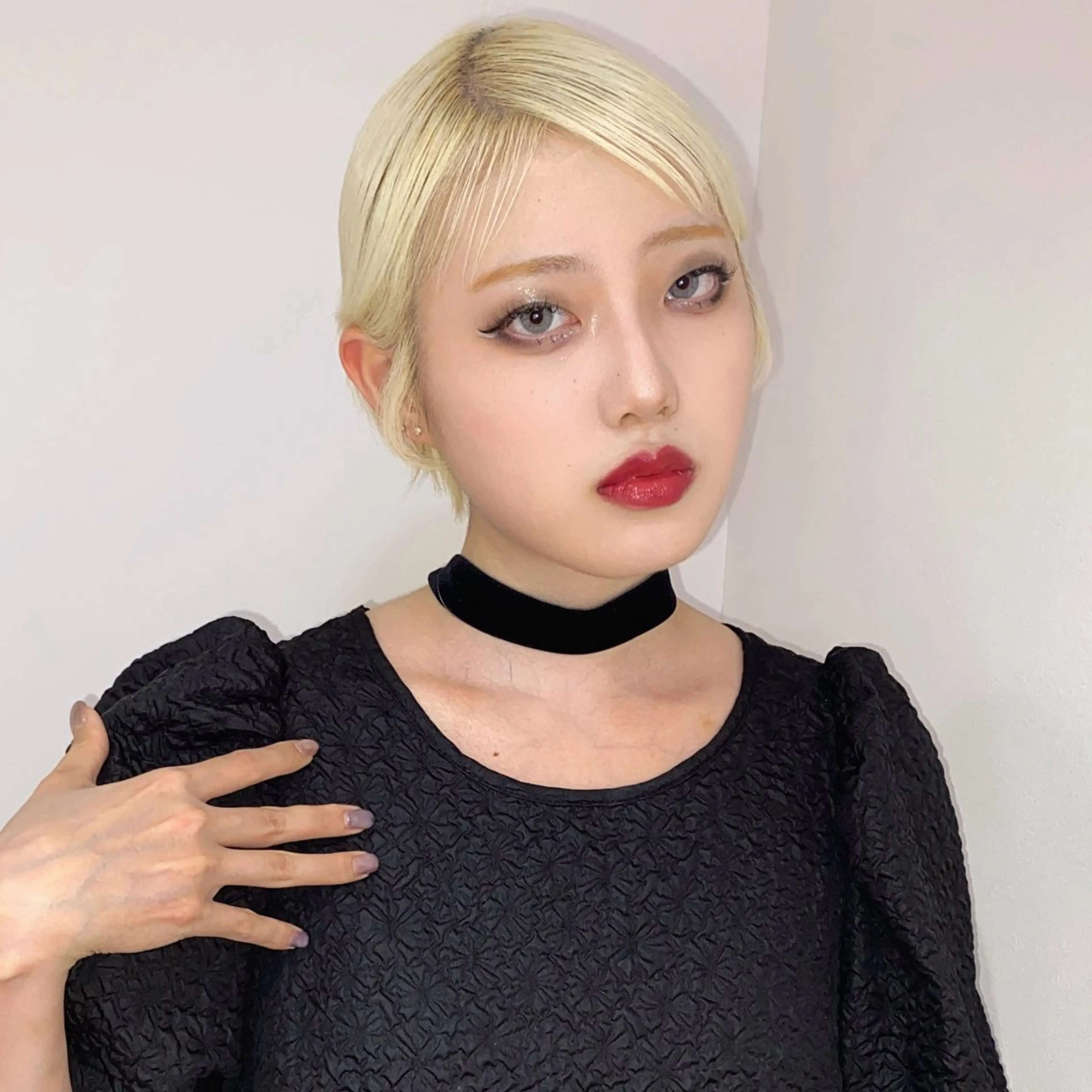 ショート カラー ★デザインカラー ハイトーン ももか★のヘアスタイル