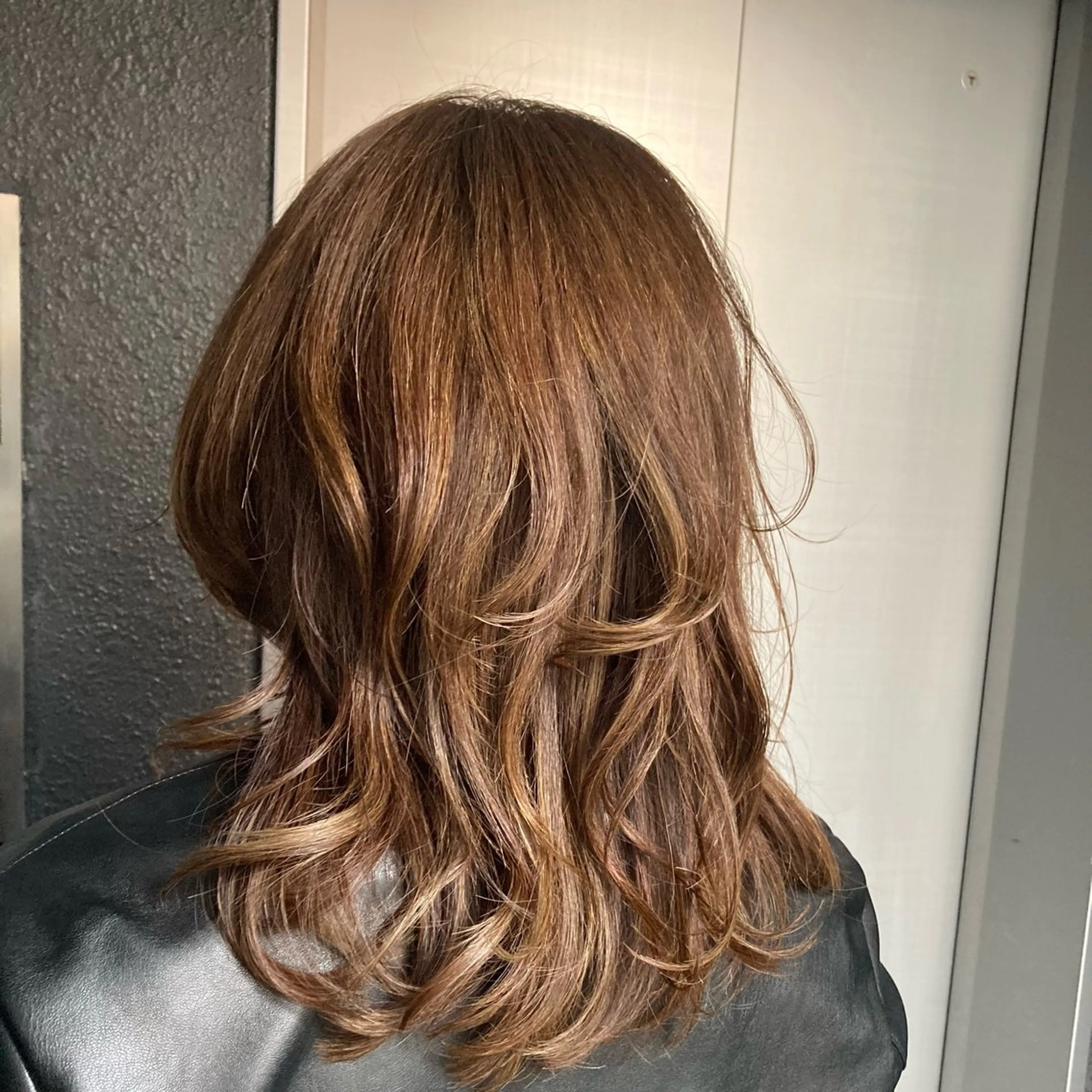 セミロング カラー ハイライトカラー ハイライト ヘアカラー TELA HAIR南流山店所属・TELA HAIR Annaのヘアスタイル