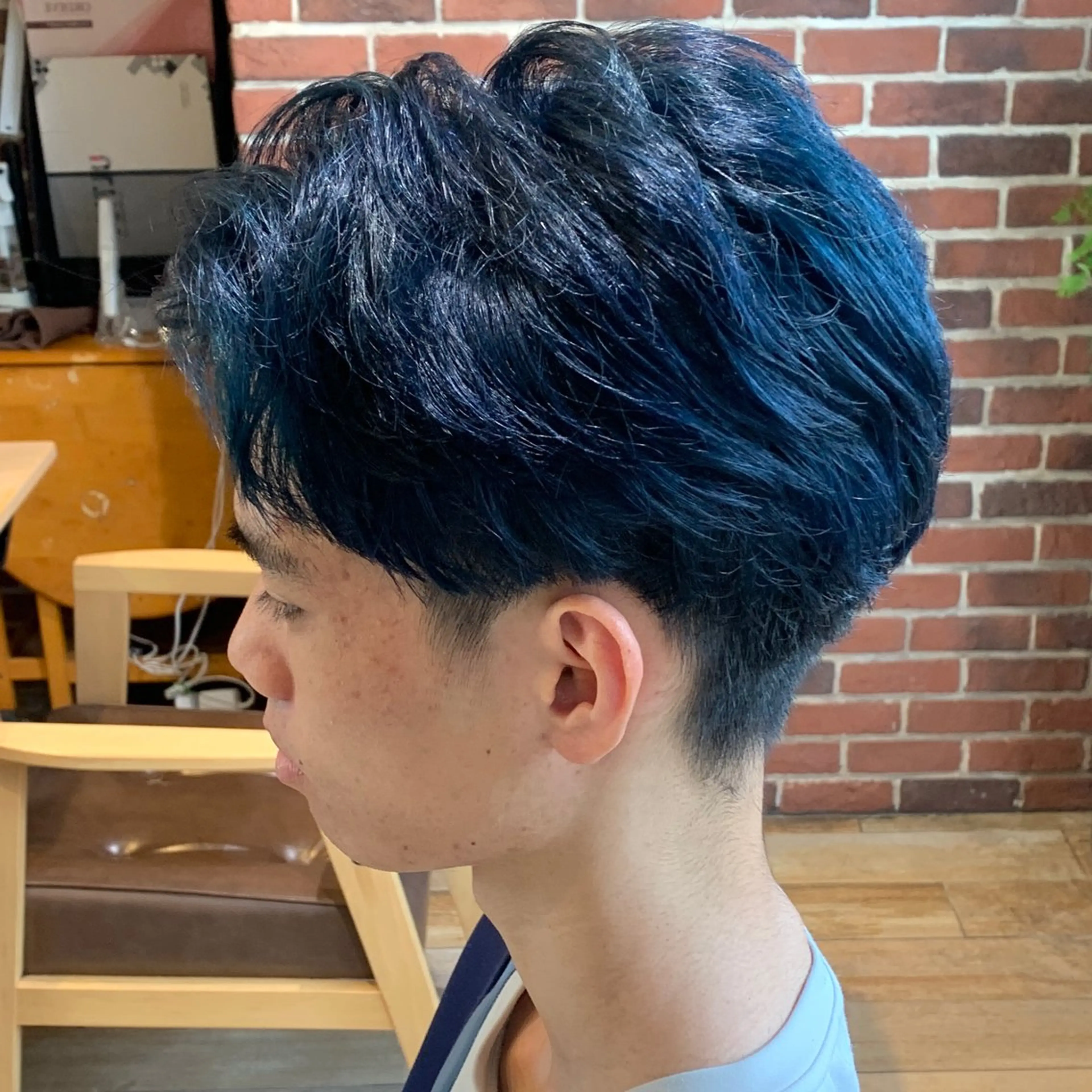 ショート カラー メンズ メンズブリーチ ブリーチ ネイビーカラー メンズパーマ&メンズ 縮毛矯正ならヒラノのヘアスタイル