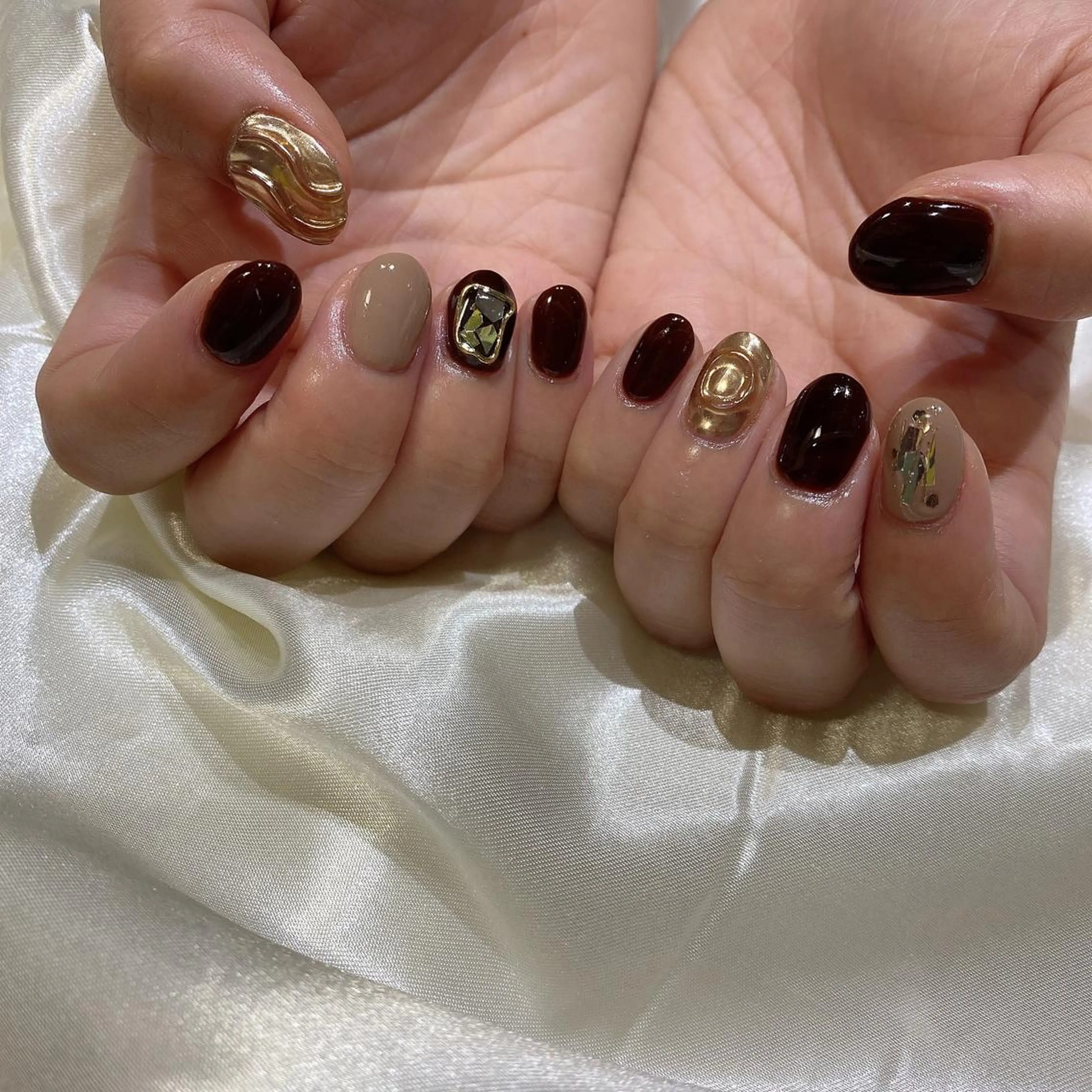 ネイル ハンドネイル 西岡 杏のネイルデザイン