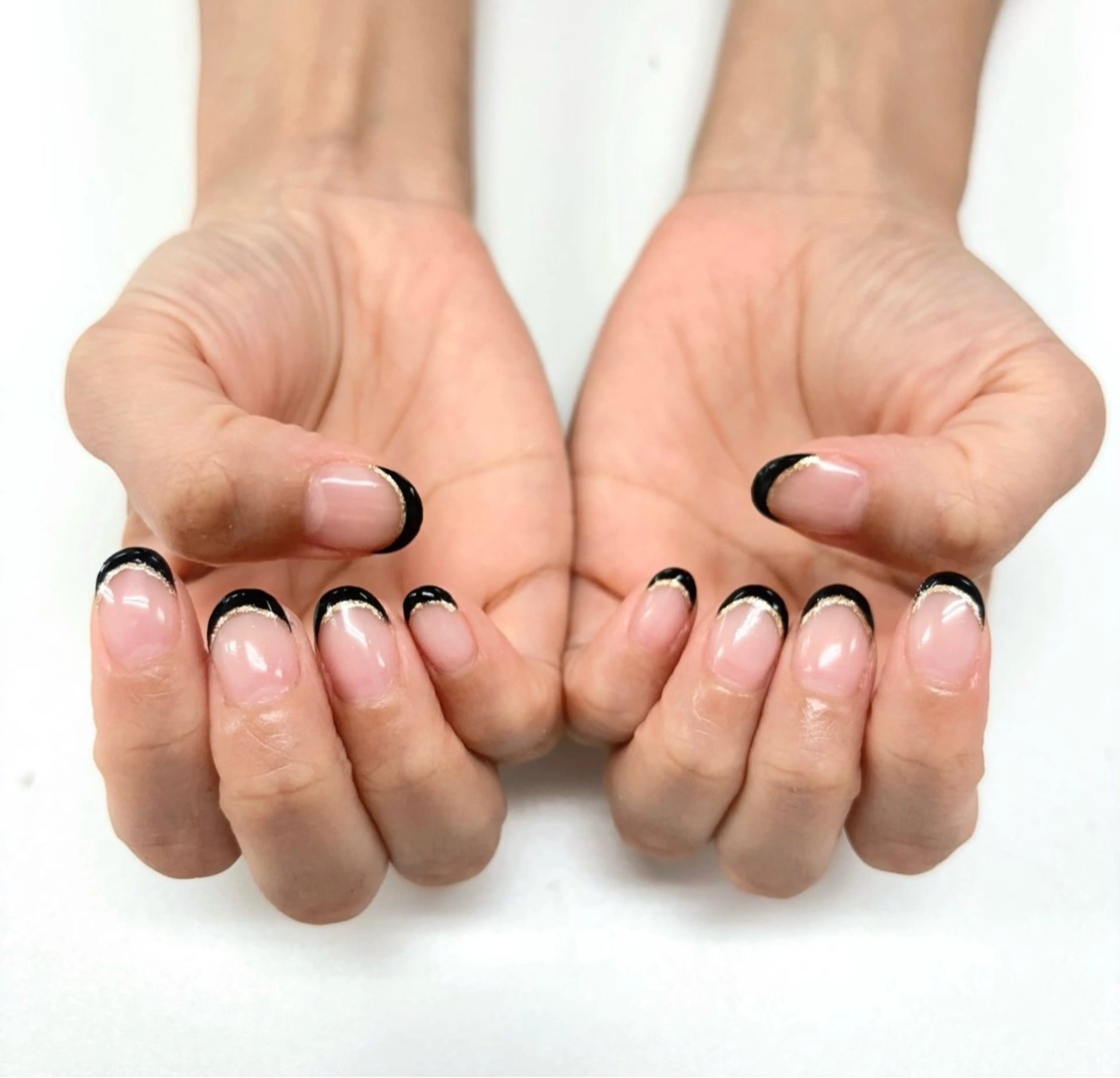 ネイル フレンチネイル ラメ(グリッター) さとう ゆめかのネイルデザイン