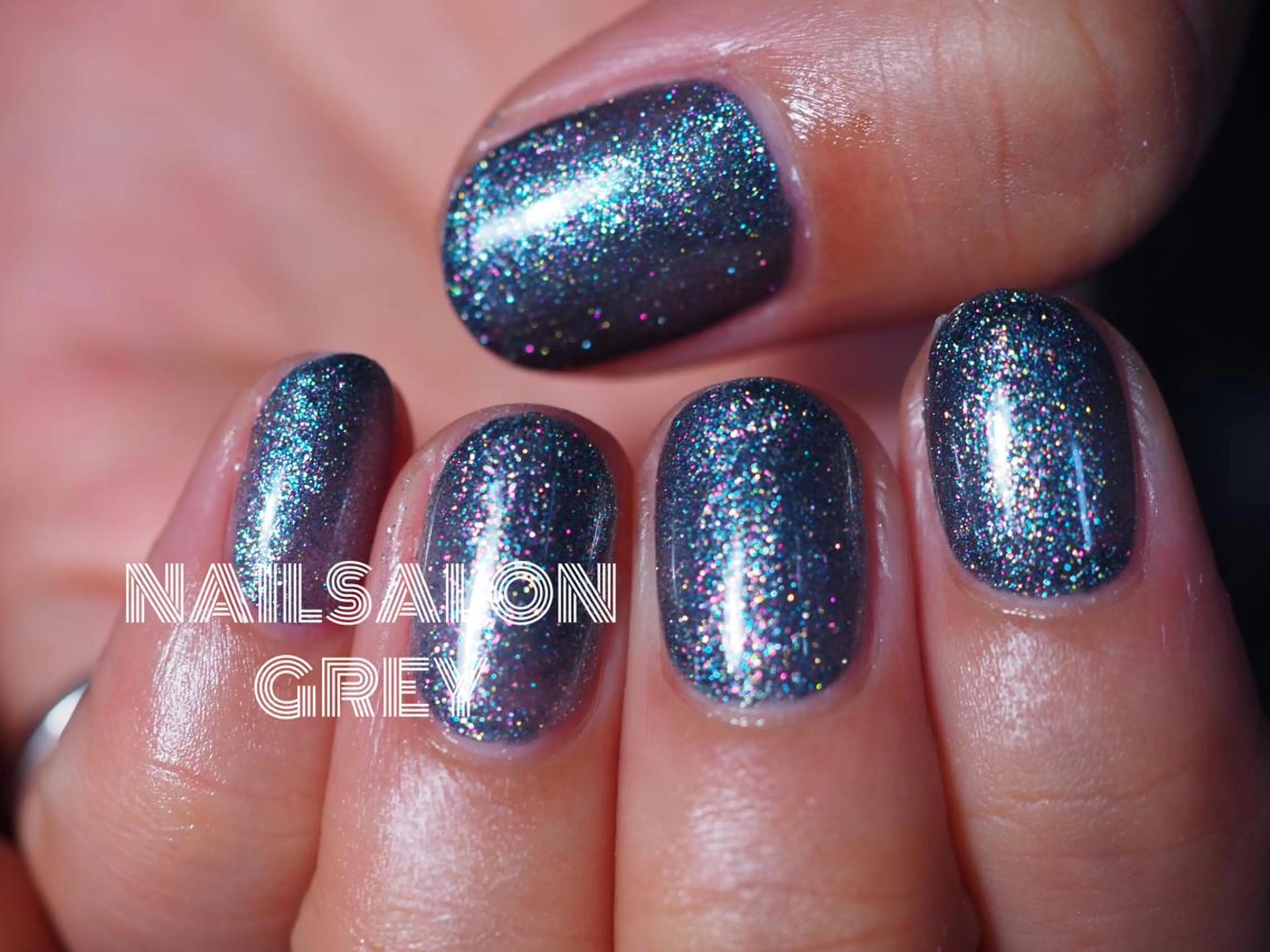 ネイル ブルー カジュアル ラメ(グリッター) ワンカラーネイル 【GREY】 TAIRAのネイルデザイン