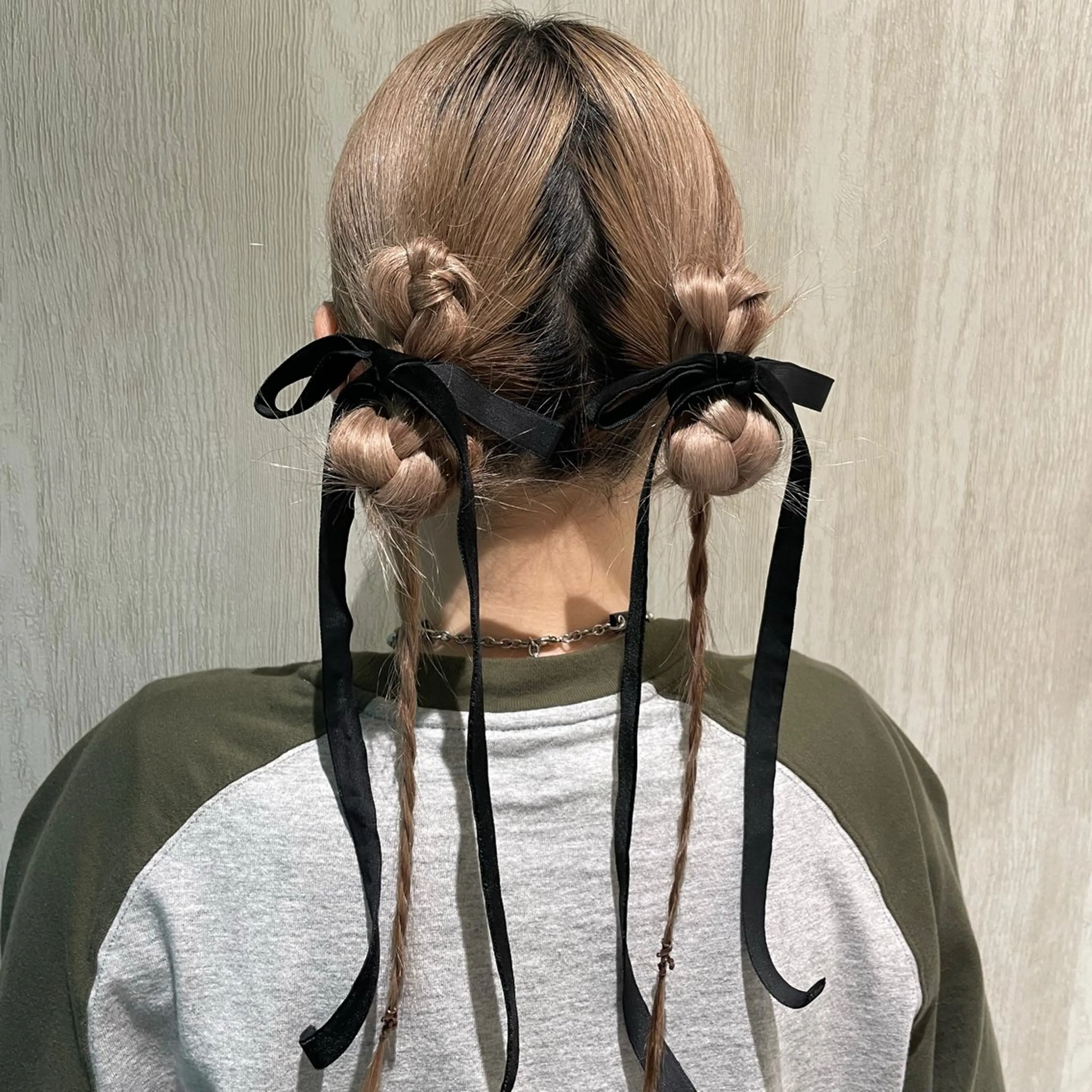 セミロング ヘアアレンジ ヘアセット 透明感カラー×ヘア アレンジ🪽しおりのヘアスタイル