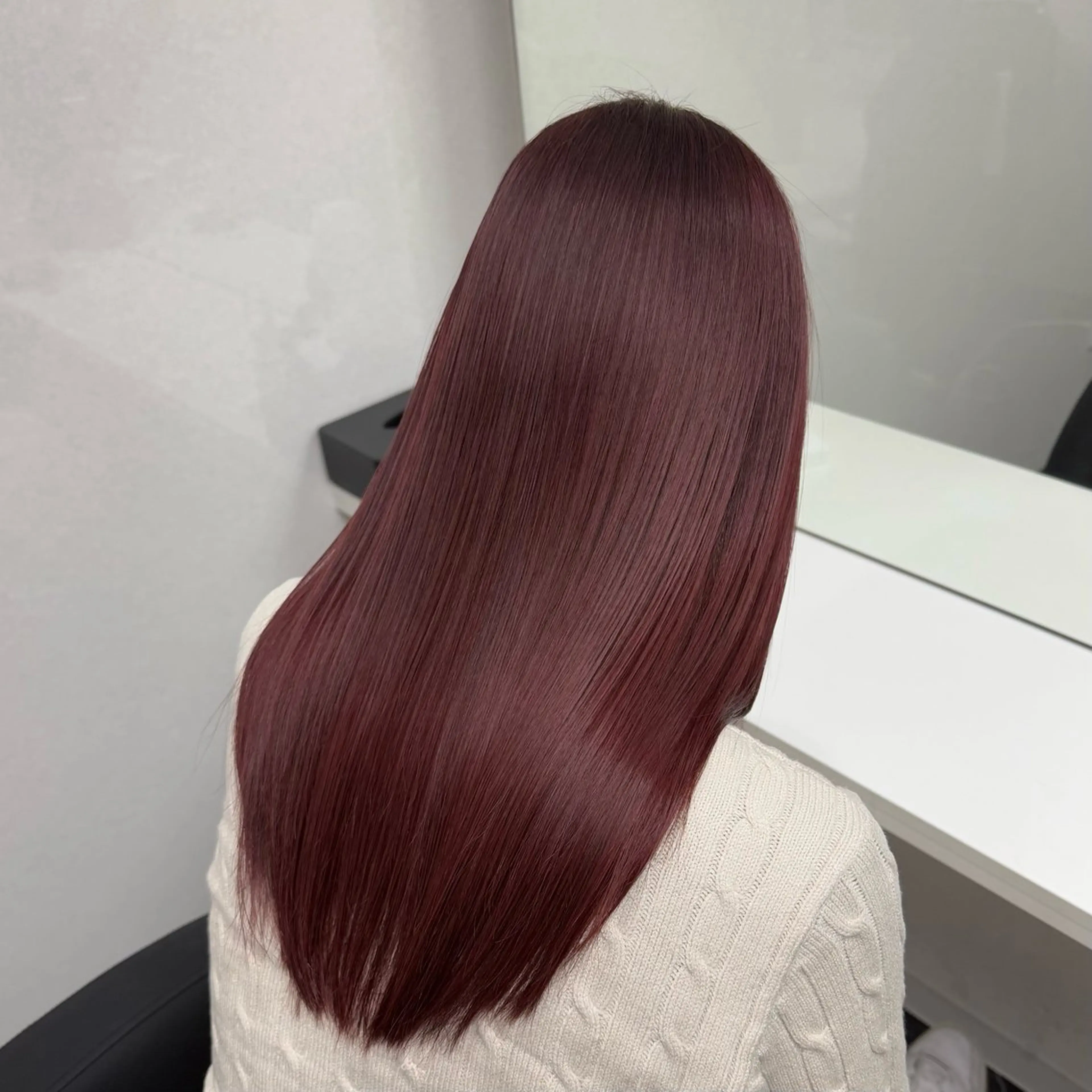 セミロング カラー ブリーチ ボルドーカラー ブラウンカラー カシス デザインカラー ヘアカラー トリートメント ケアブリーチ/ 髪質改善/上質艶髪のヘアスタイル