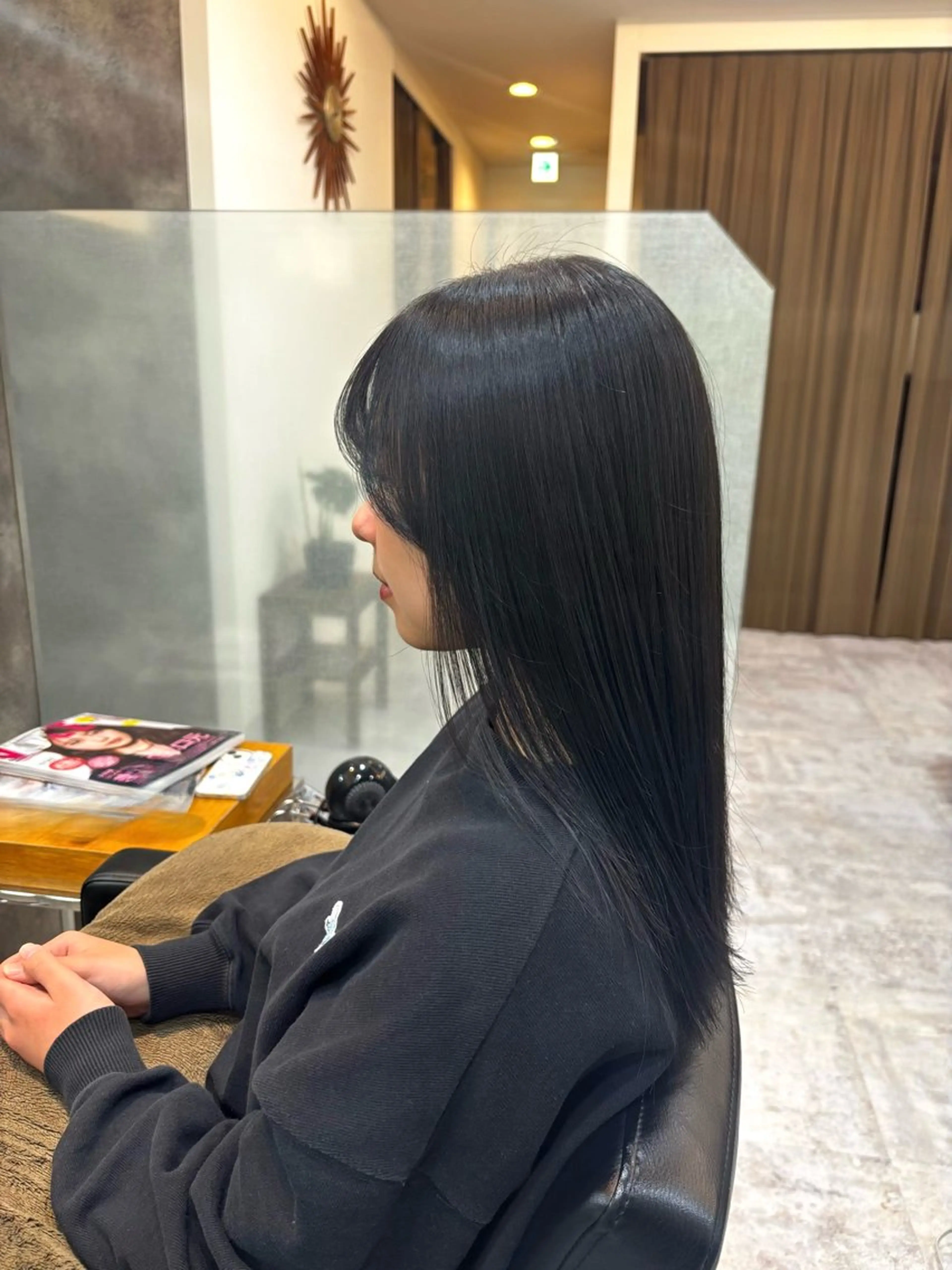 カラー 黒髪 ブルーカラー ブルーブラック 透明感カラー ヘアカラー trove by first 一番町店所属・カラーモデル/ YUKAのヘアスタイル