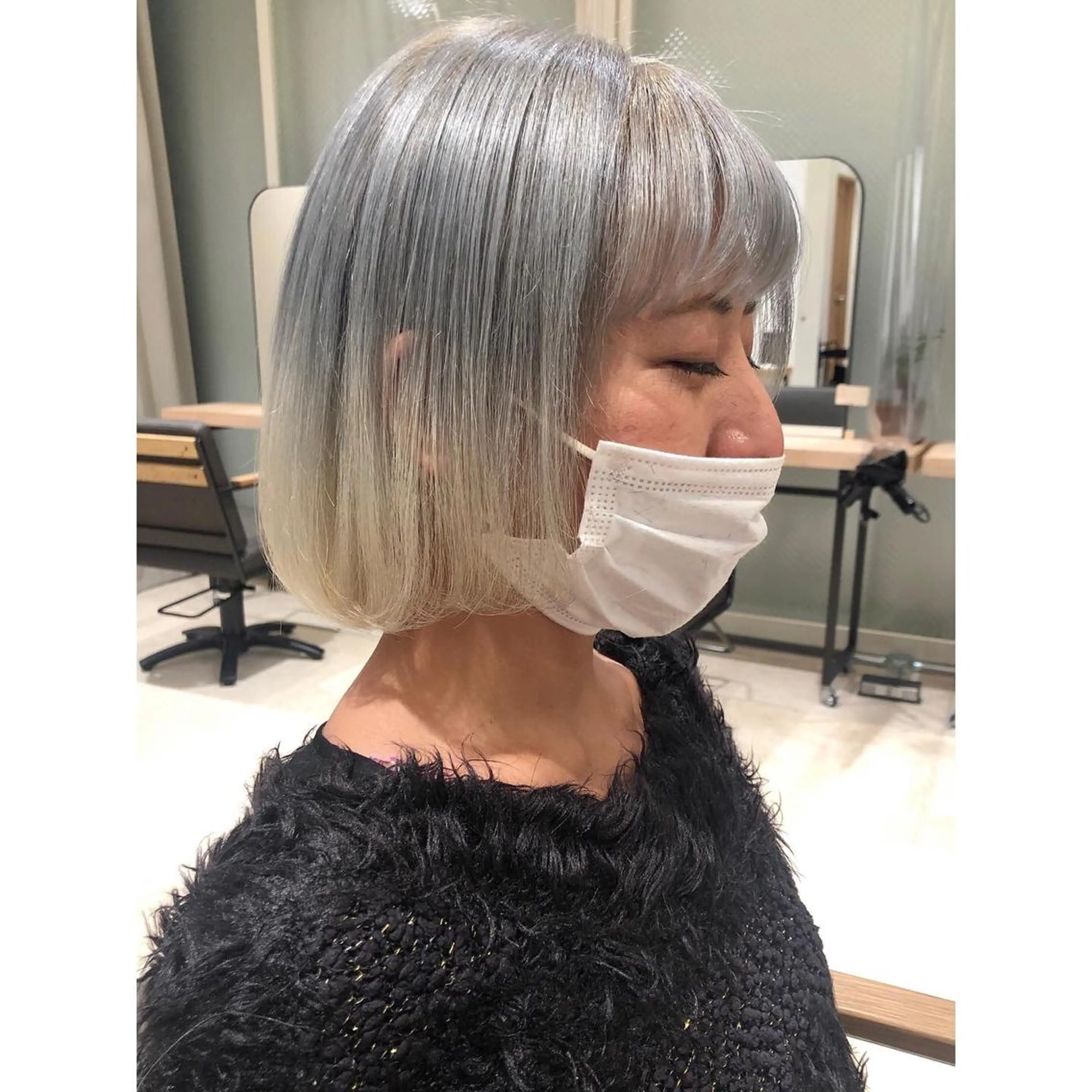 ショート カラー ブリーチ デザインカラー グラデーションカラー シルバー ボブ 推しカラー✨ オタク美容師ユウカのヘアスタイル