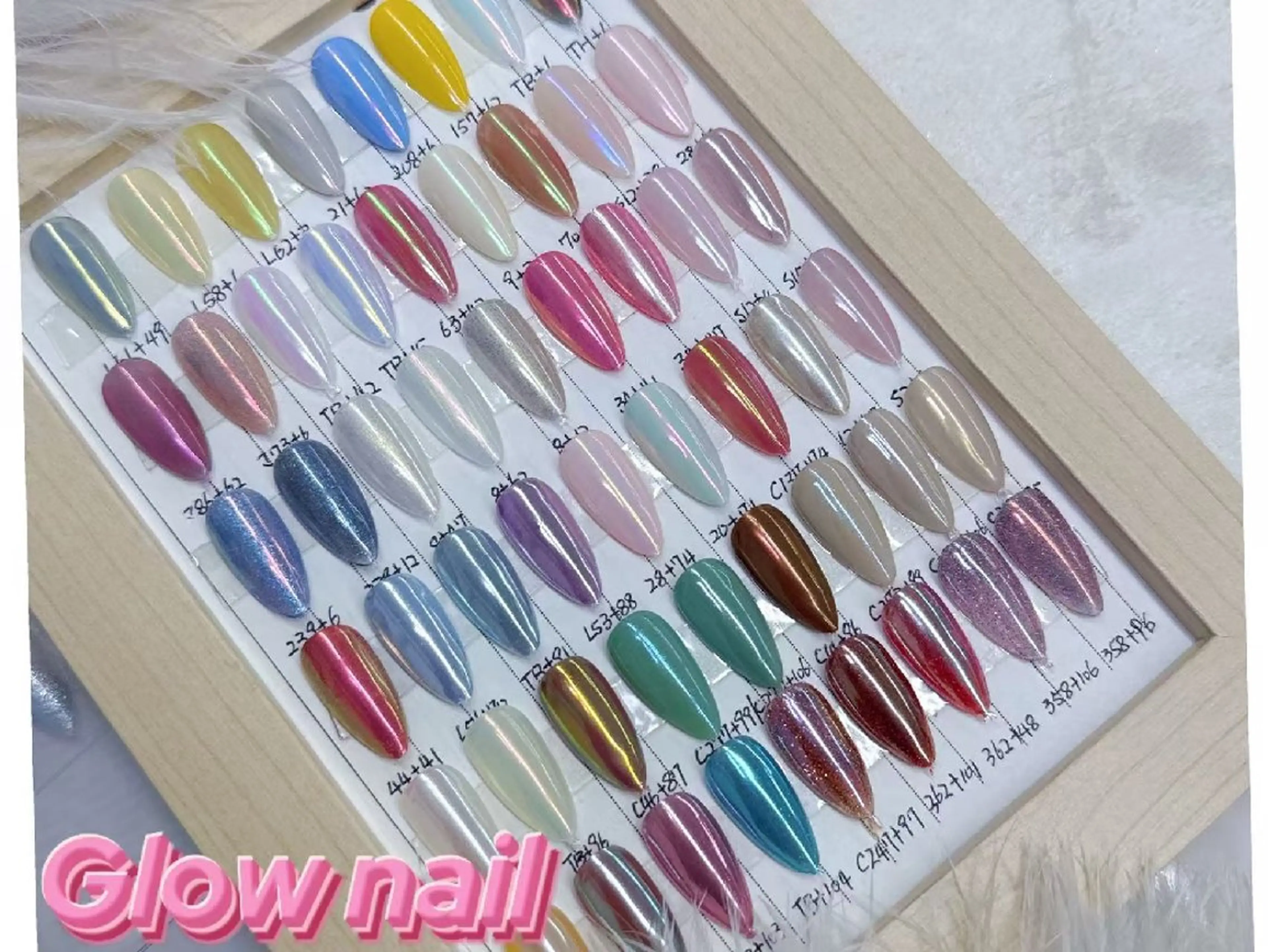 ネイル グロー ネイルのネイルデザイン