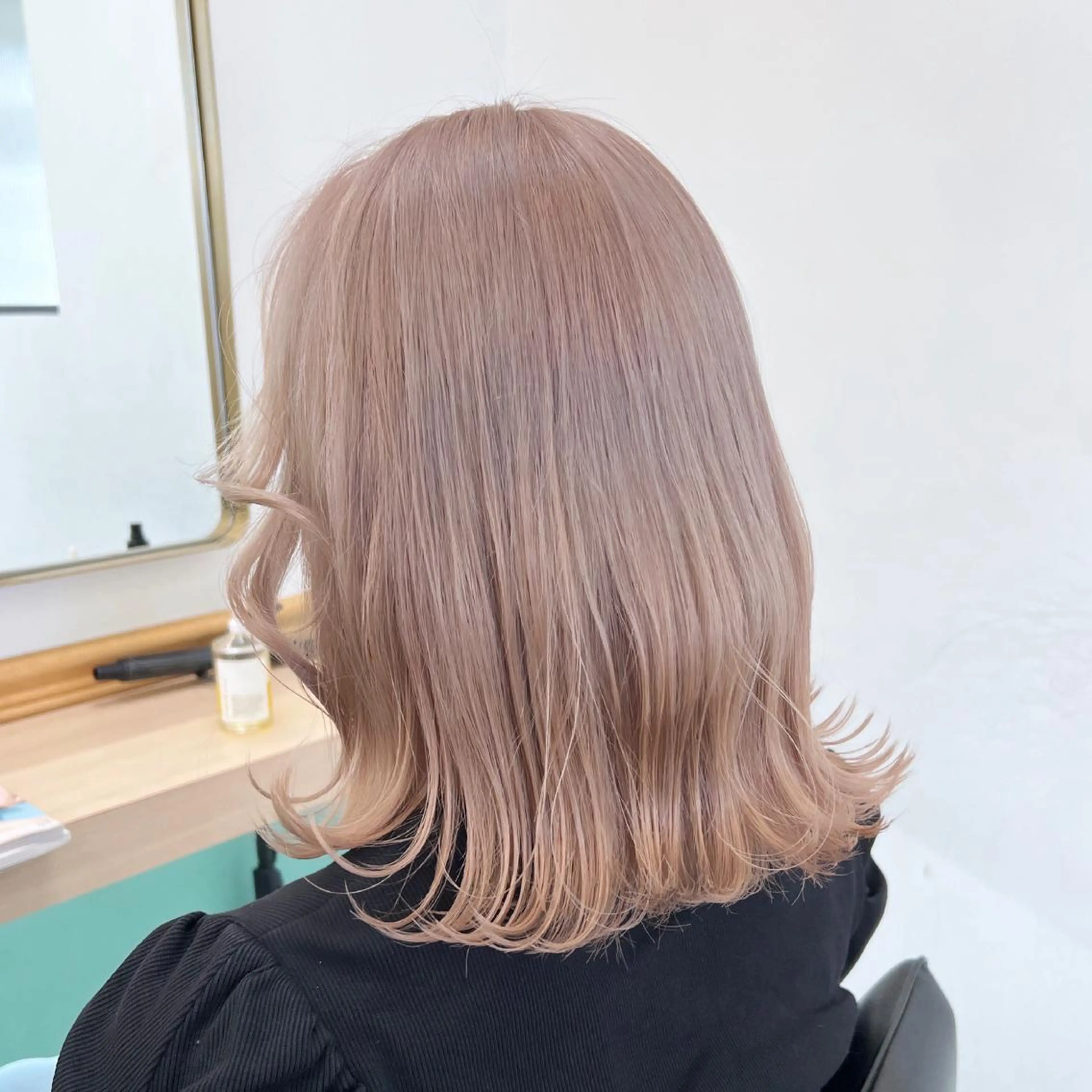 ミディアム カラー ベージュカラー ブリーチ ヘアカラー トリートメント ☕️ベージュカラー 内藤光哉☕️のヘアスタイル