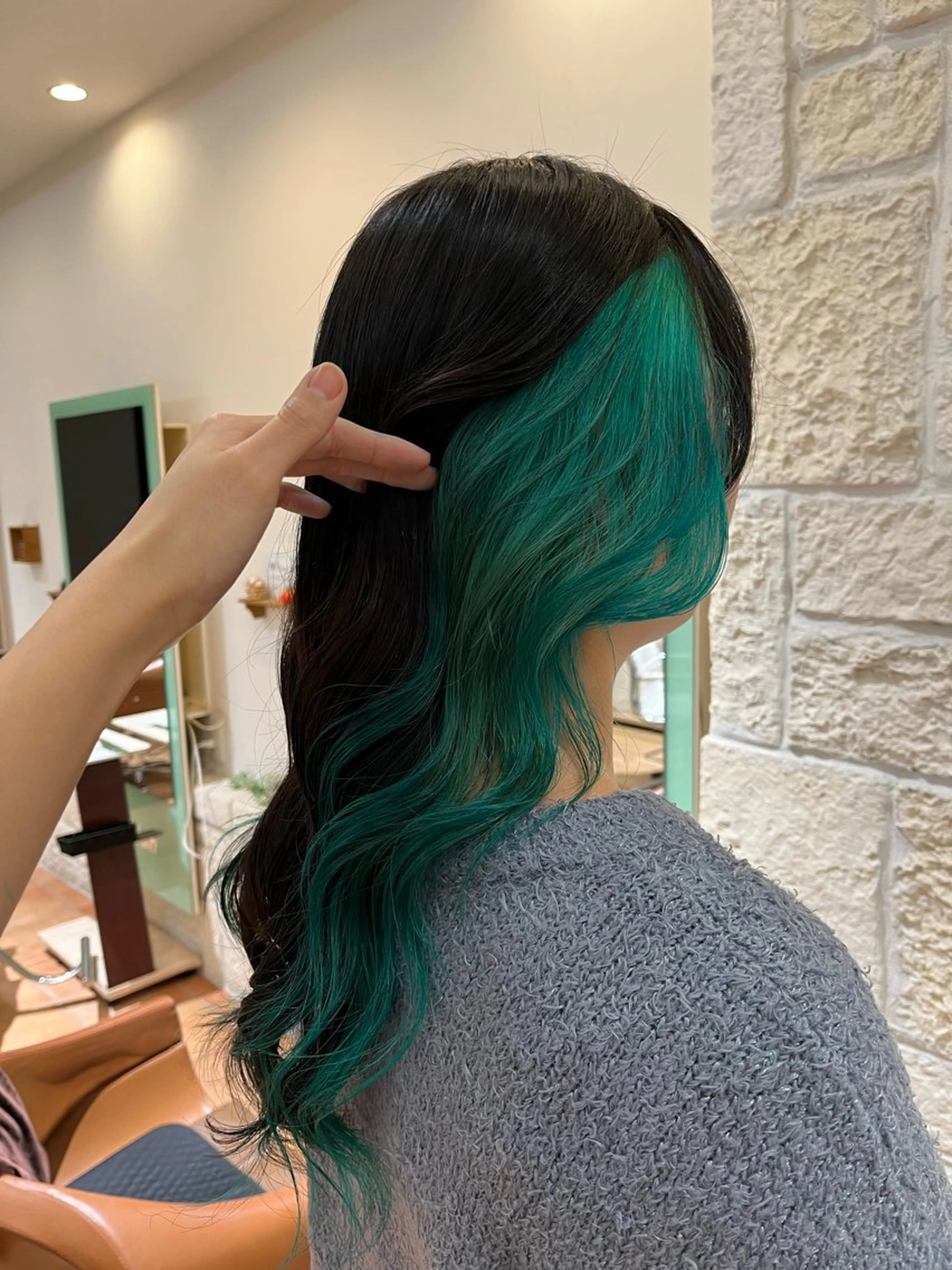 ロング カラー Lamp 柏 山口 か乃 ブリーチカラーのヘアスタイル