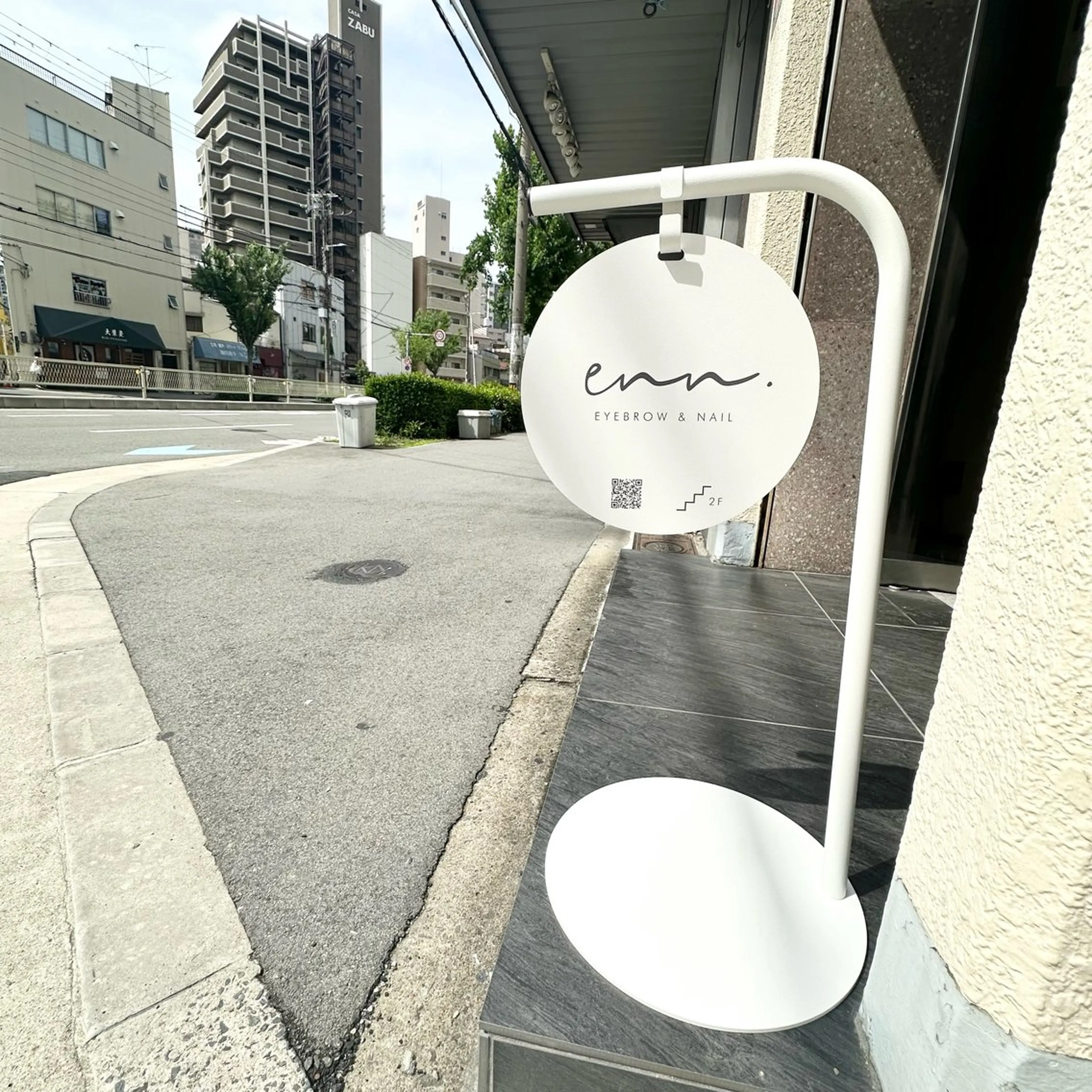 ネイル ドット フットネイル ジェルネイル メンズネイル パラジェル enn.《エンドット》所属・enn. 【眉毛/ネイル】のネイルデザイン