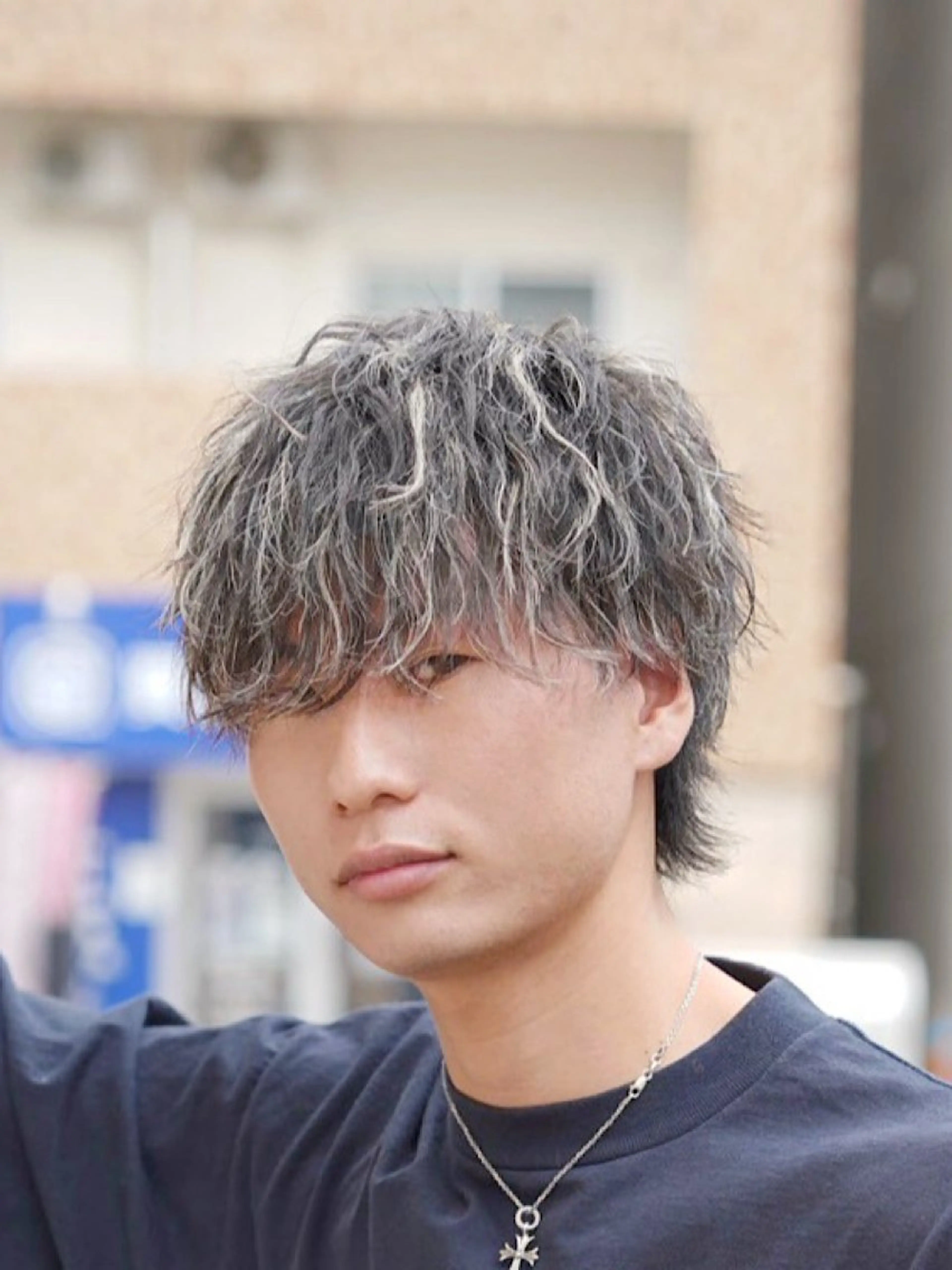 ショート メンズ フェードカット メンズハイライト メンズメッシュ メンズパーマ スペインカール カット SLASHメンズ専門 山口孔聖のヘアスタイル