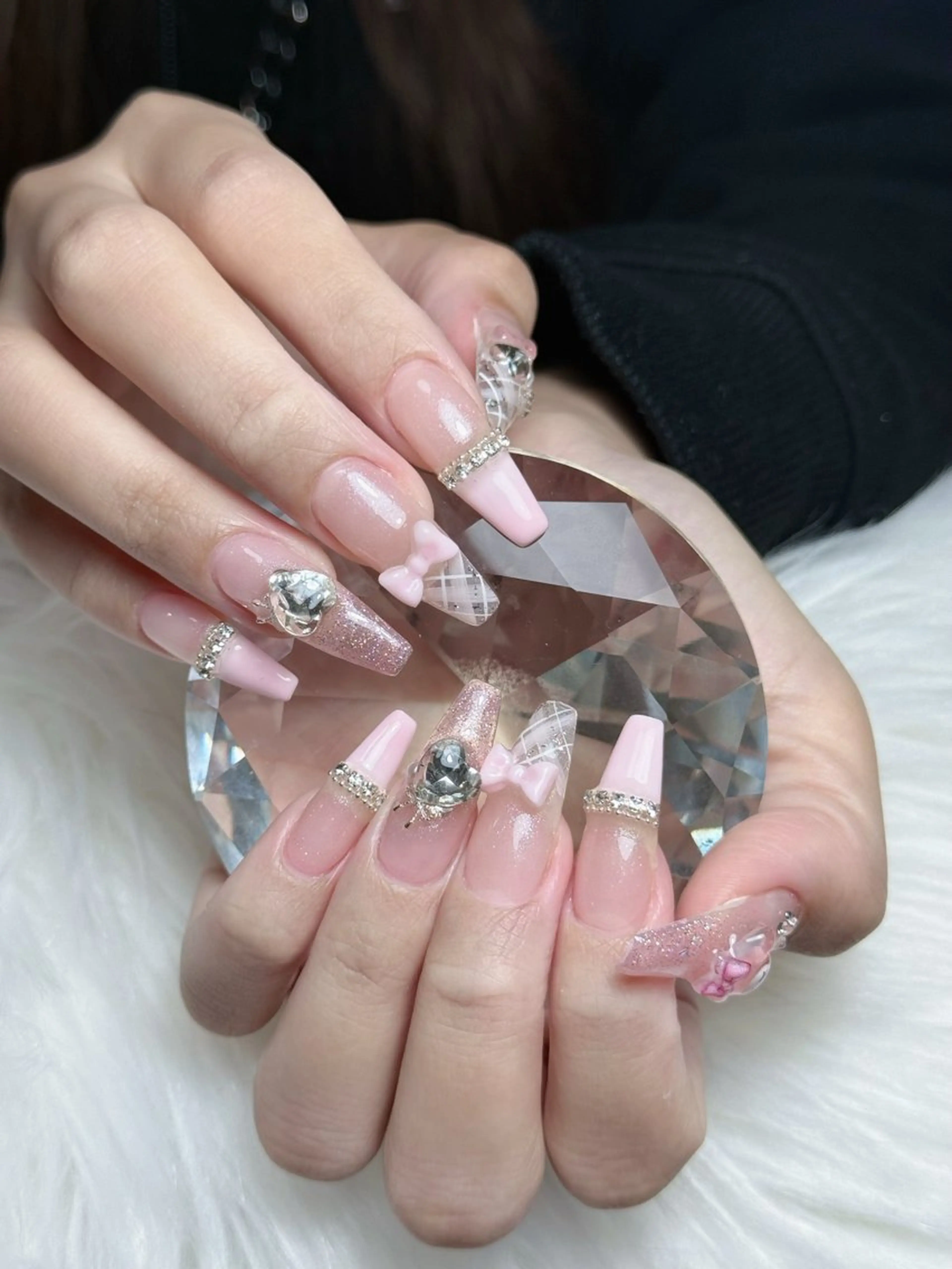 ネイル フレンチネイル ジェルネイル キラキラネイル 韓国ネイル マグネットネイル Julli NailStudioのネイルデザイン