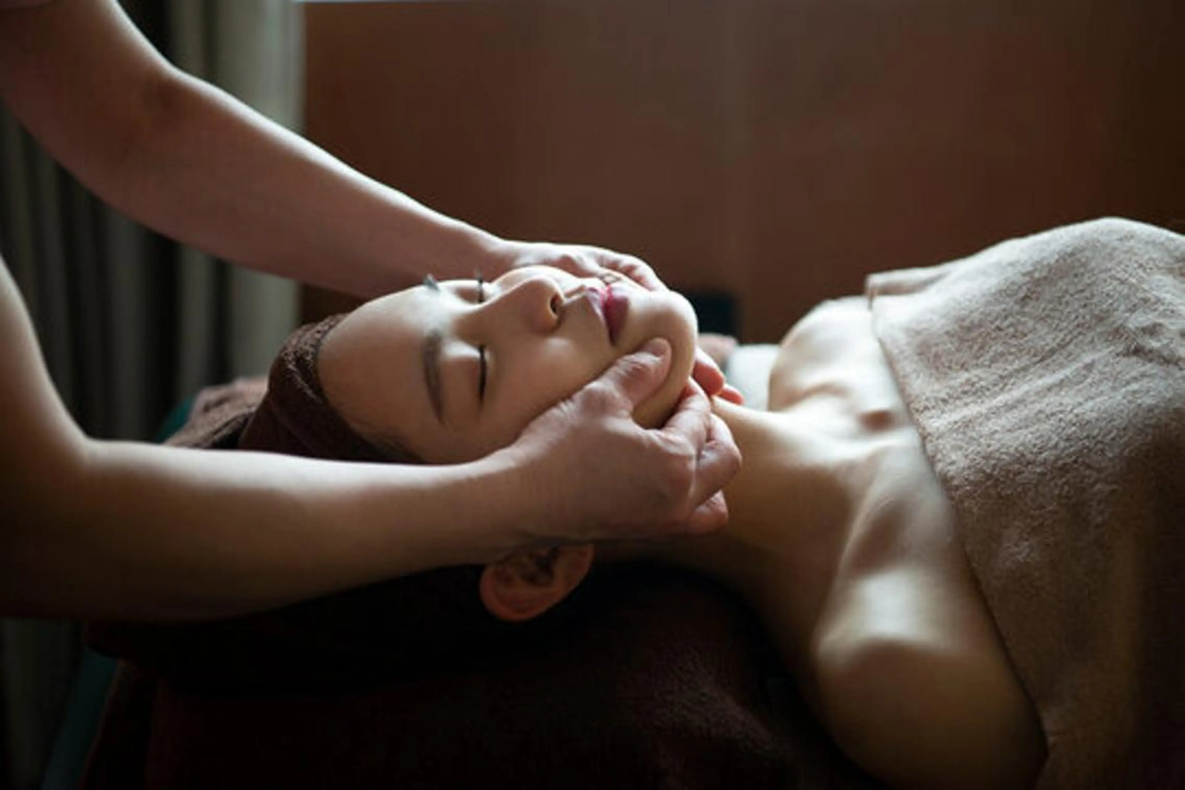 気になるTゾーンのケアに。鼻専用毛穴ケア 目立つ小鼻のテカリや黒ずみ・(顔全体)毛穴をスッキリ洗浄！の写真