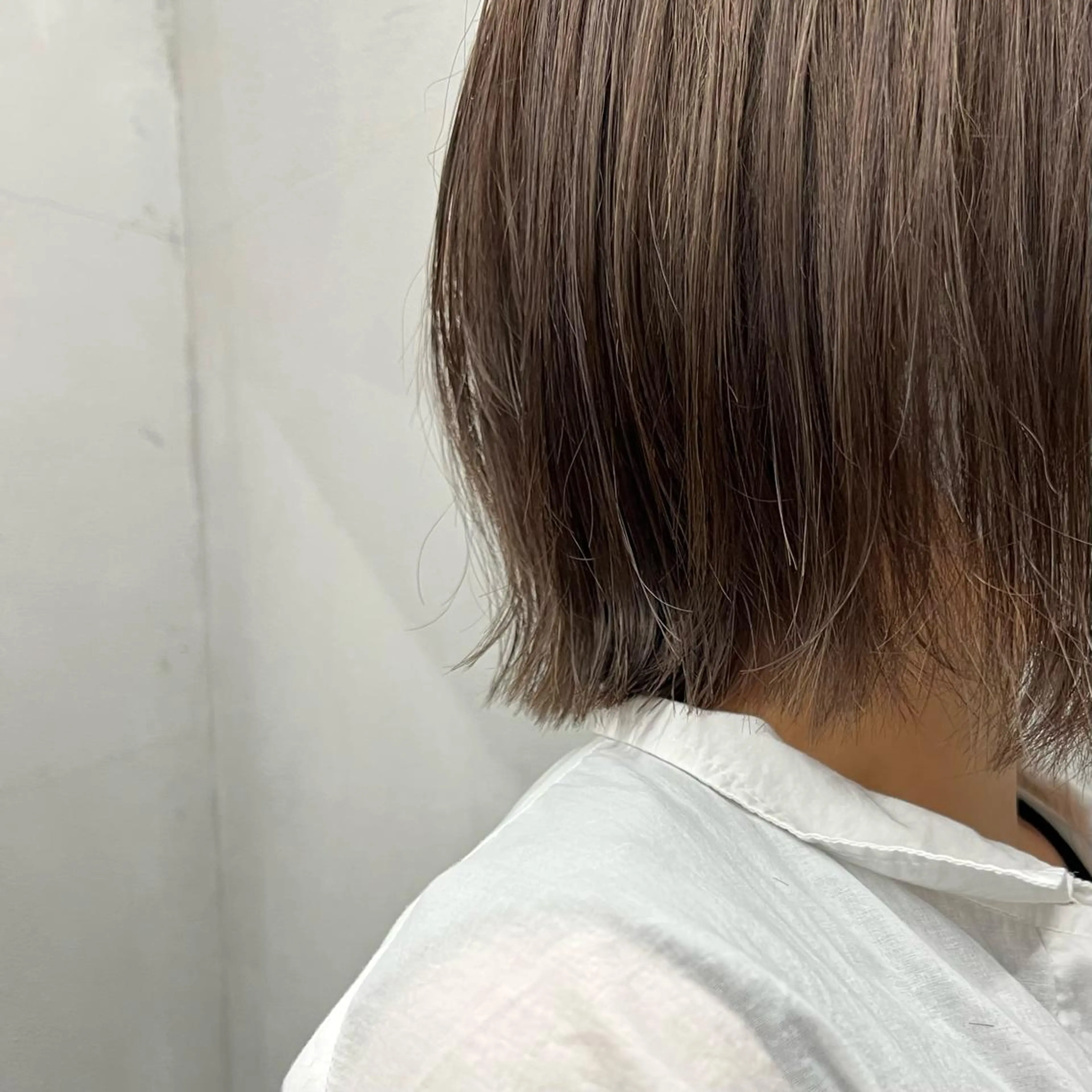 ショート カラー ハイライトカラー ボブ ハイライト 外ハネヘア カット ヘアカラー トリートメント 🌱小顔魅せカット 透明感カラー/泉綺のヘアスタイル